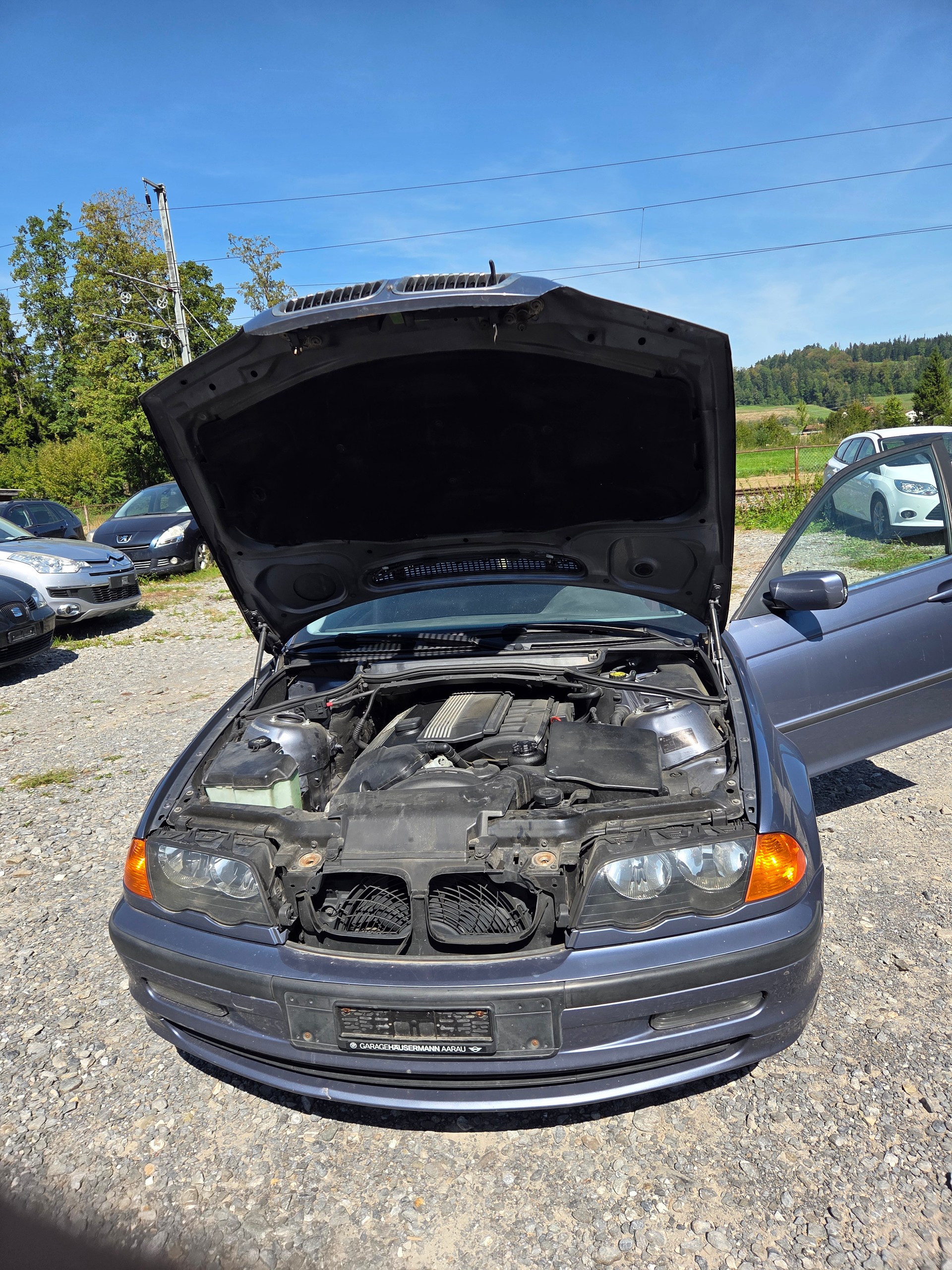 BMW 325i Touring-image-6