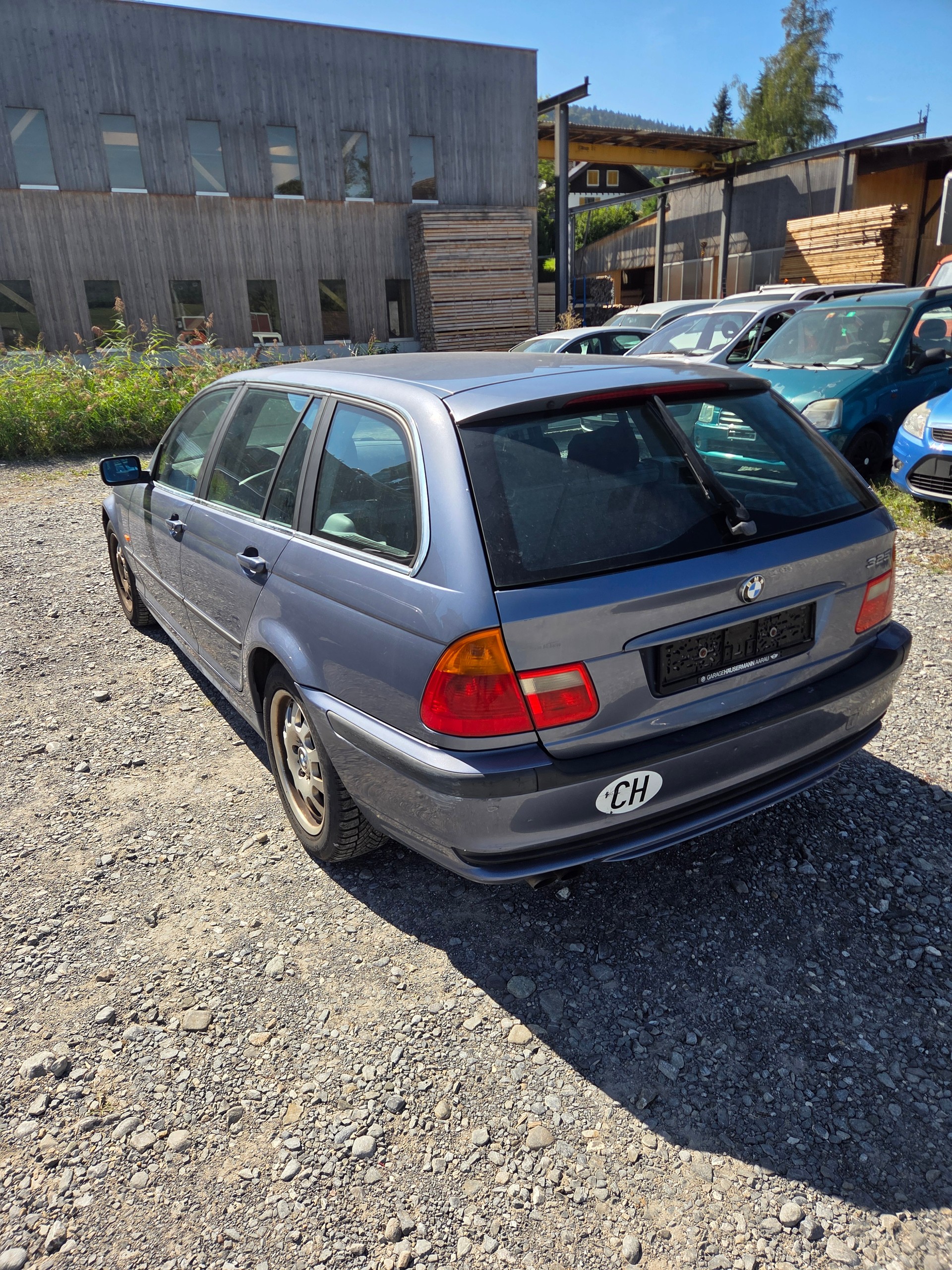 BMW 325i Touring-image-3