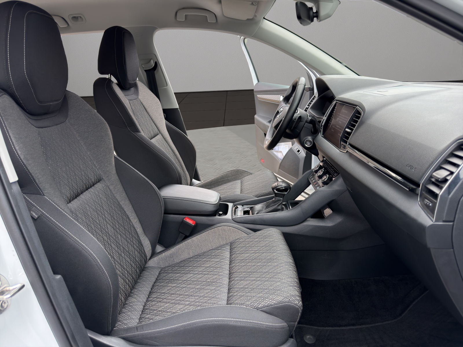 SKODA Karoq 2.0 TDI CR Style 4x4 DSG-image-16