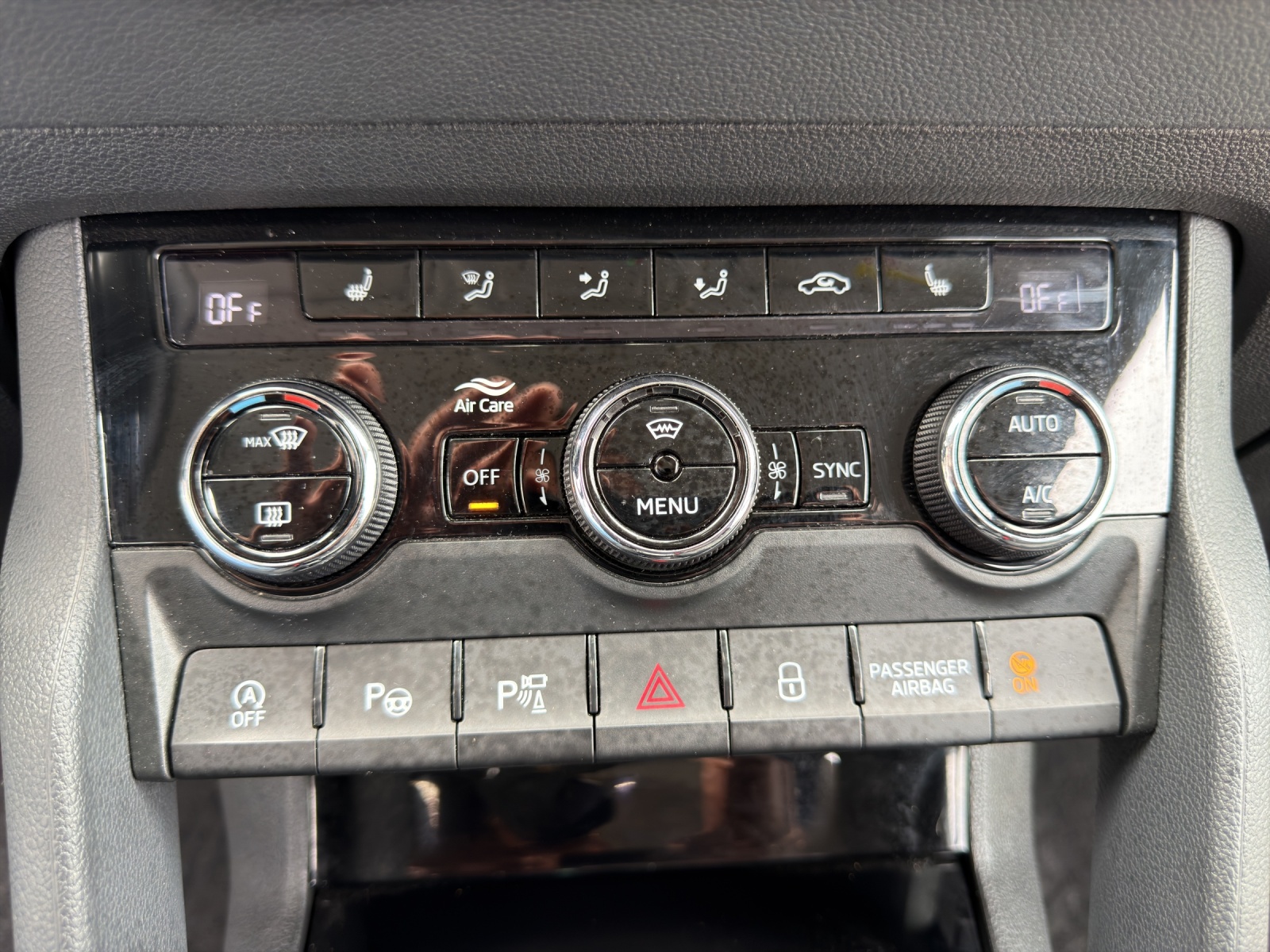 SKODA Karoq 2.0 TDI CR Style 4x4 DSG-image-21