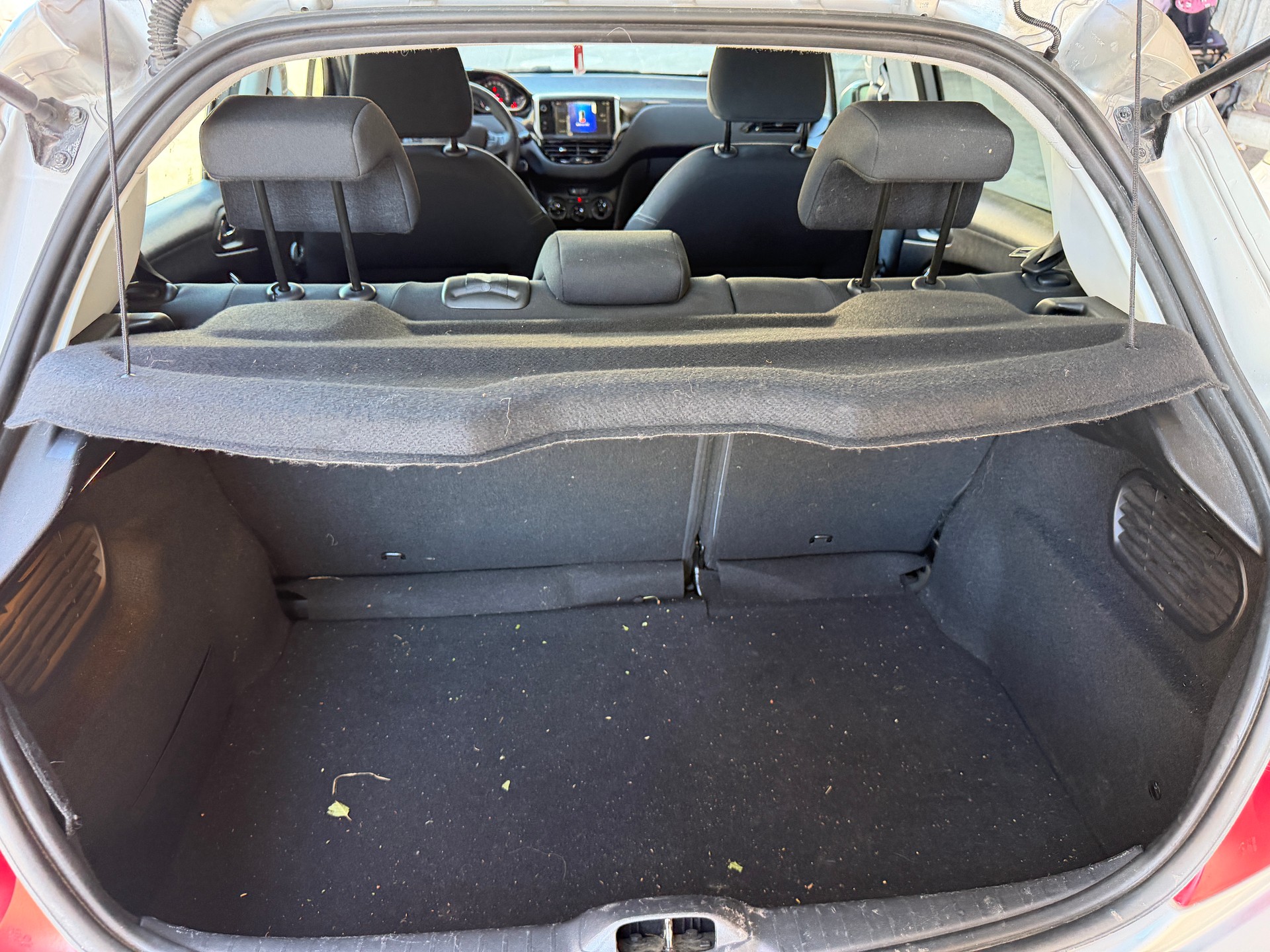 PEUGEOT 208 1.2 VTI Intuitive-image-8