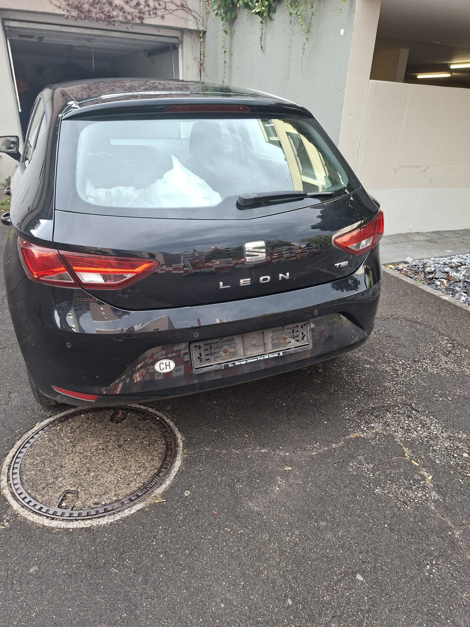 SEAT Leon 1.2 TSI Reference-image-2