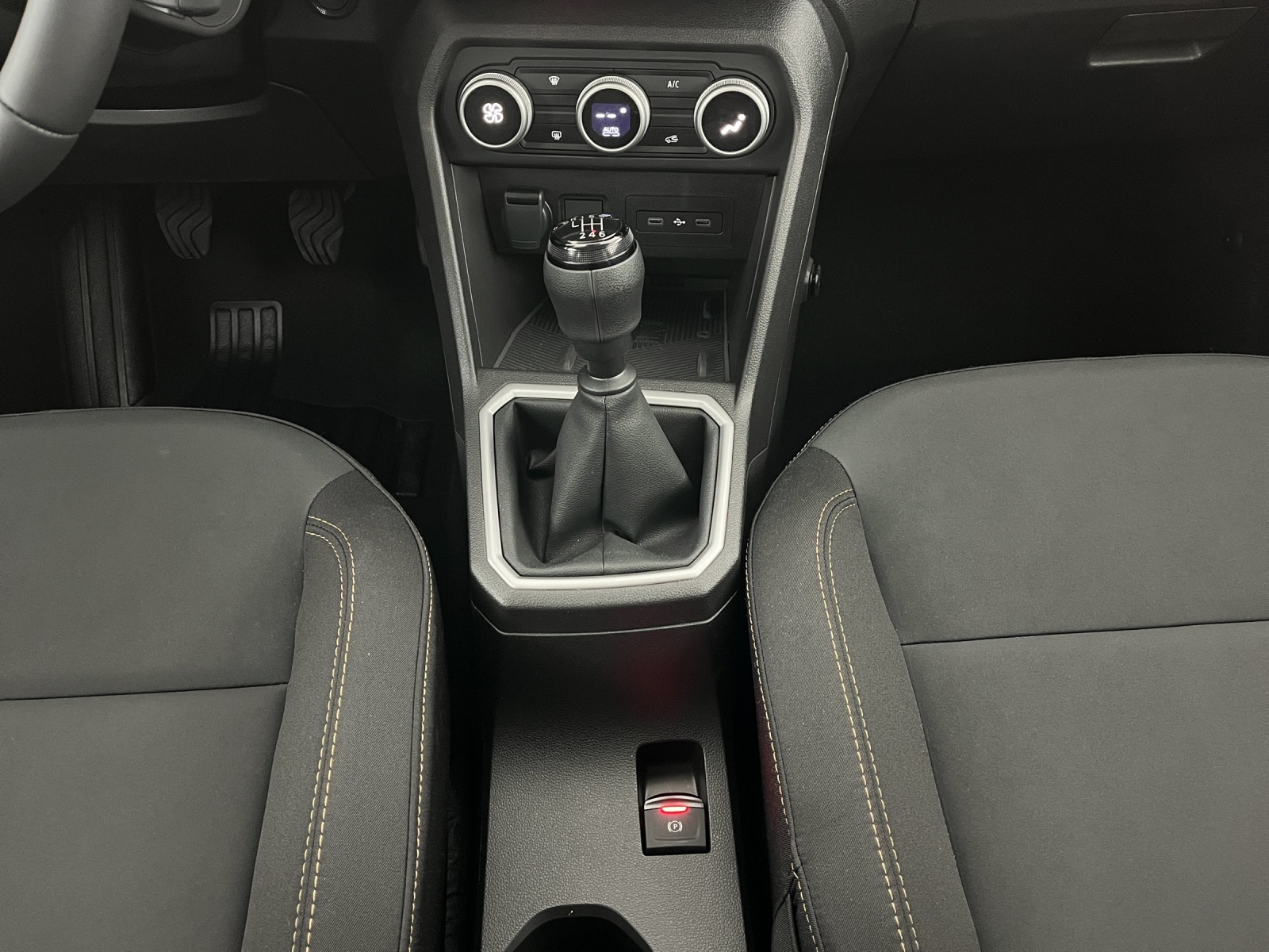 DACIA Jogger 1.0 TCe Extreme-image-13