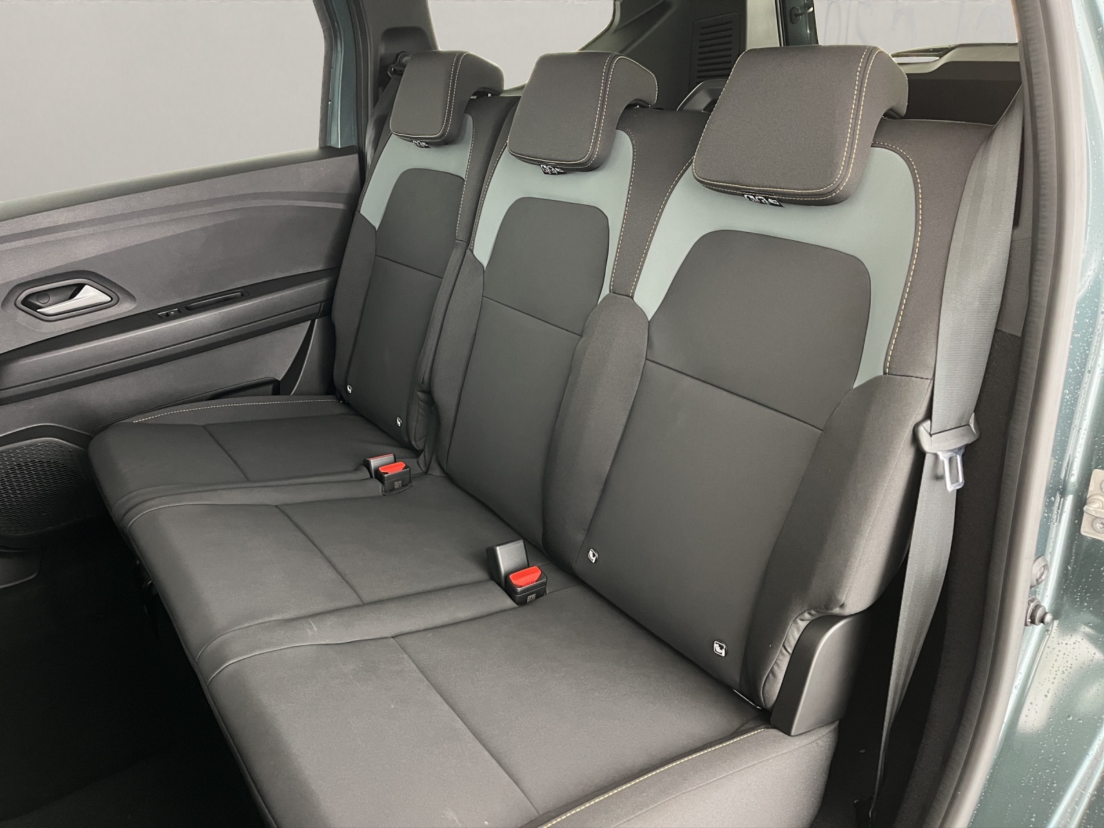 DACIA Jogger 1.0 TCe Extreme-image-16
