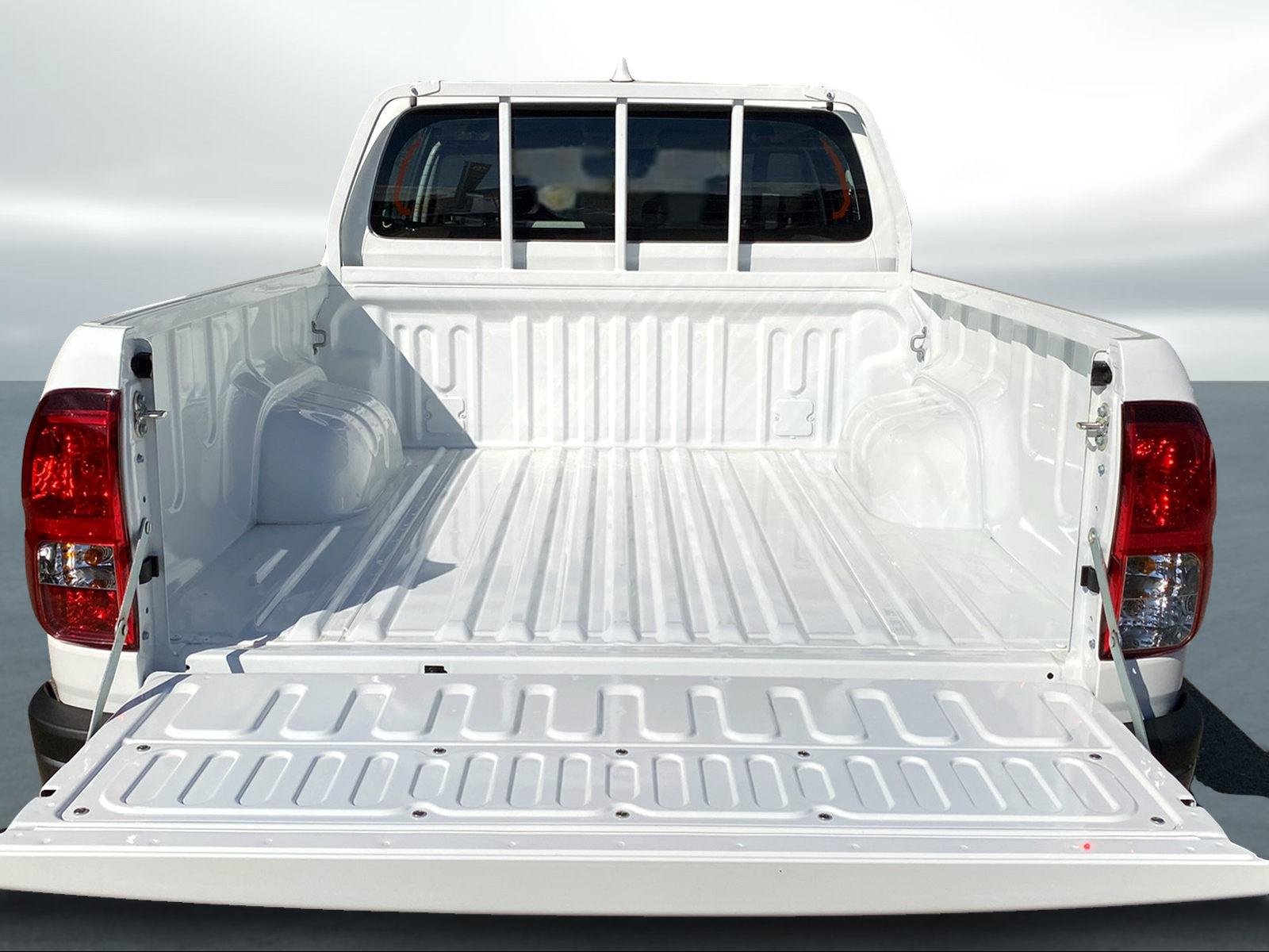 TOYOTA Hilux Double Cab.-Pick-up 2.8 D-4D 204 Comfort-image-9