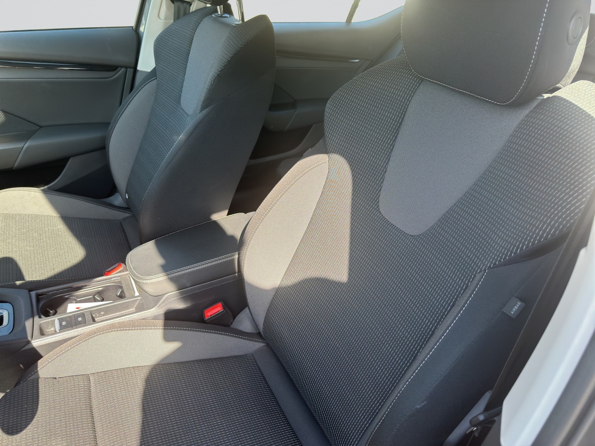 SKODA Octavia Lim. 1.5 TSI mHEV DSG-image-5