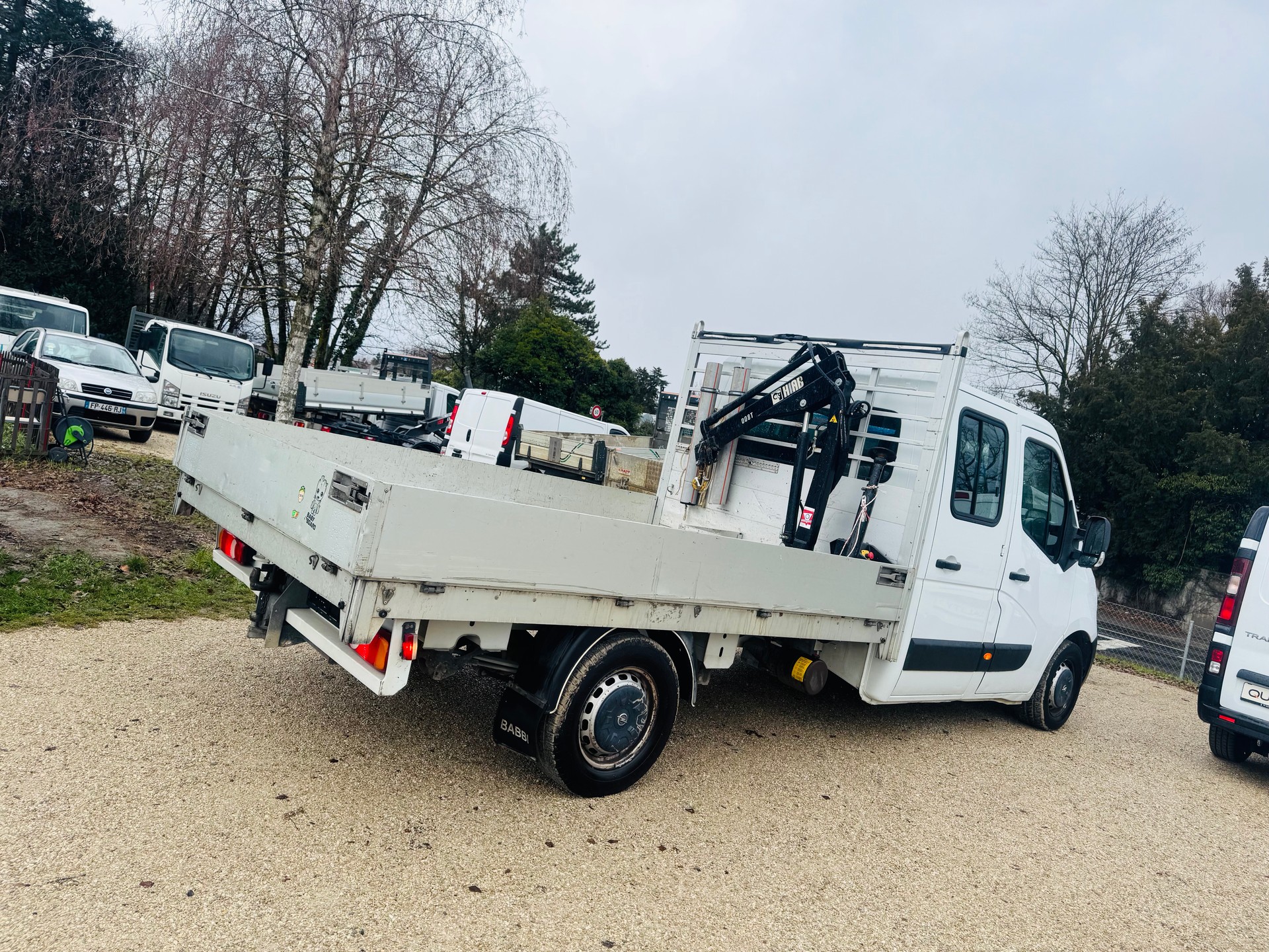OPEL Double Cabine et Pont équipé d’une Grue.-image-0