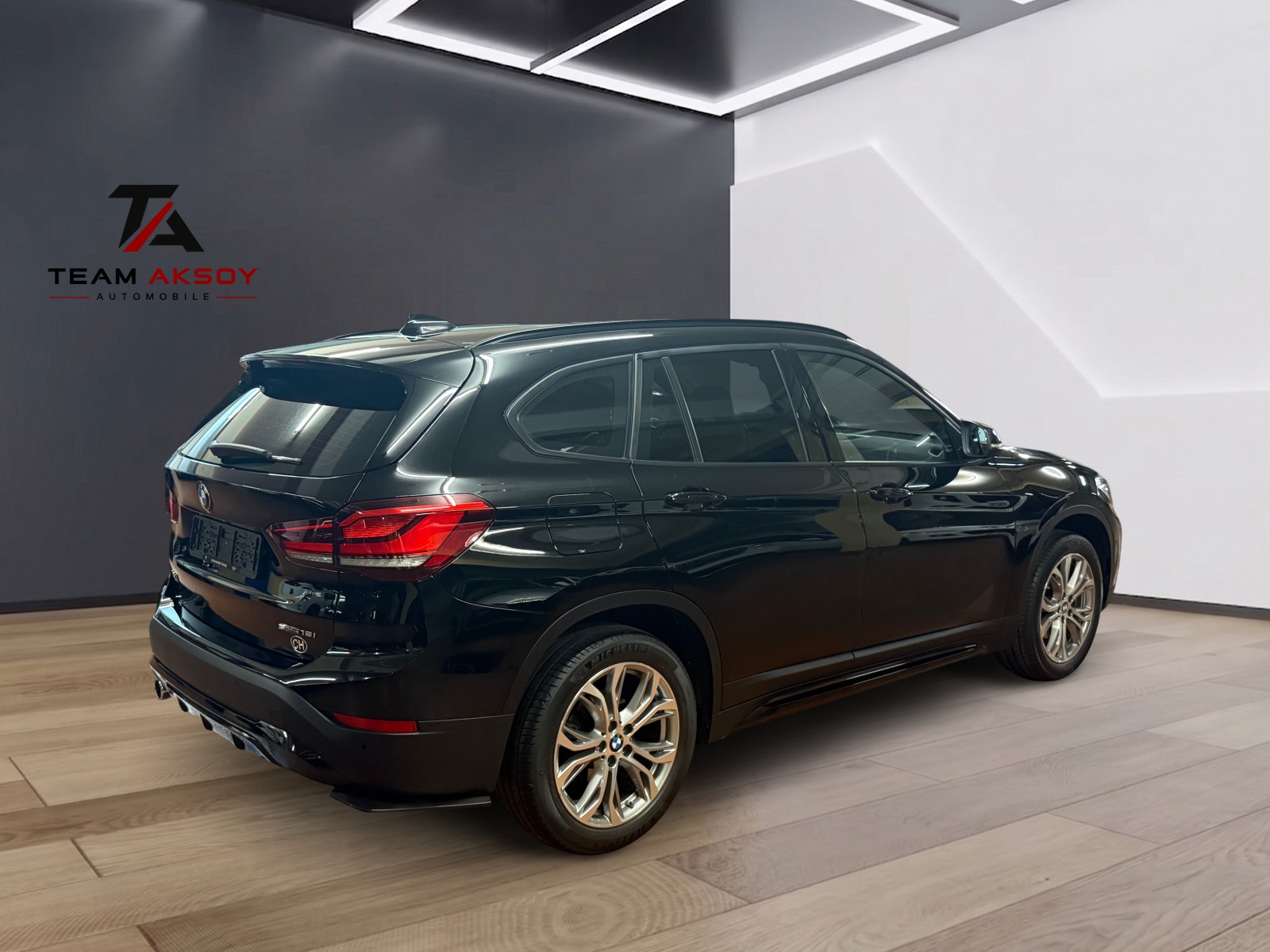 BMW X1 sDrive 18i M Sport Steptronic DSK-image-4