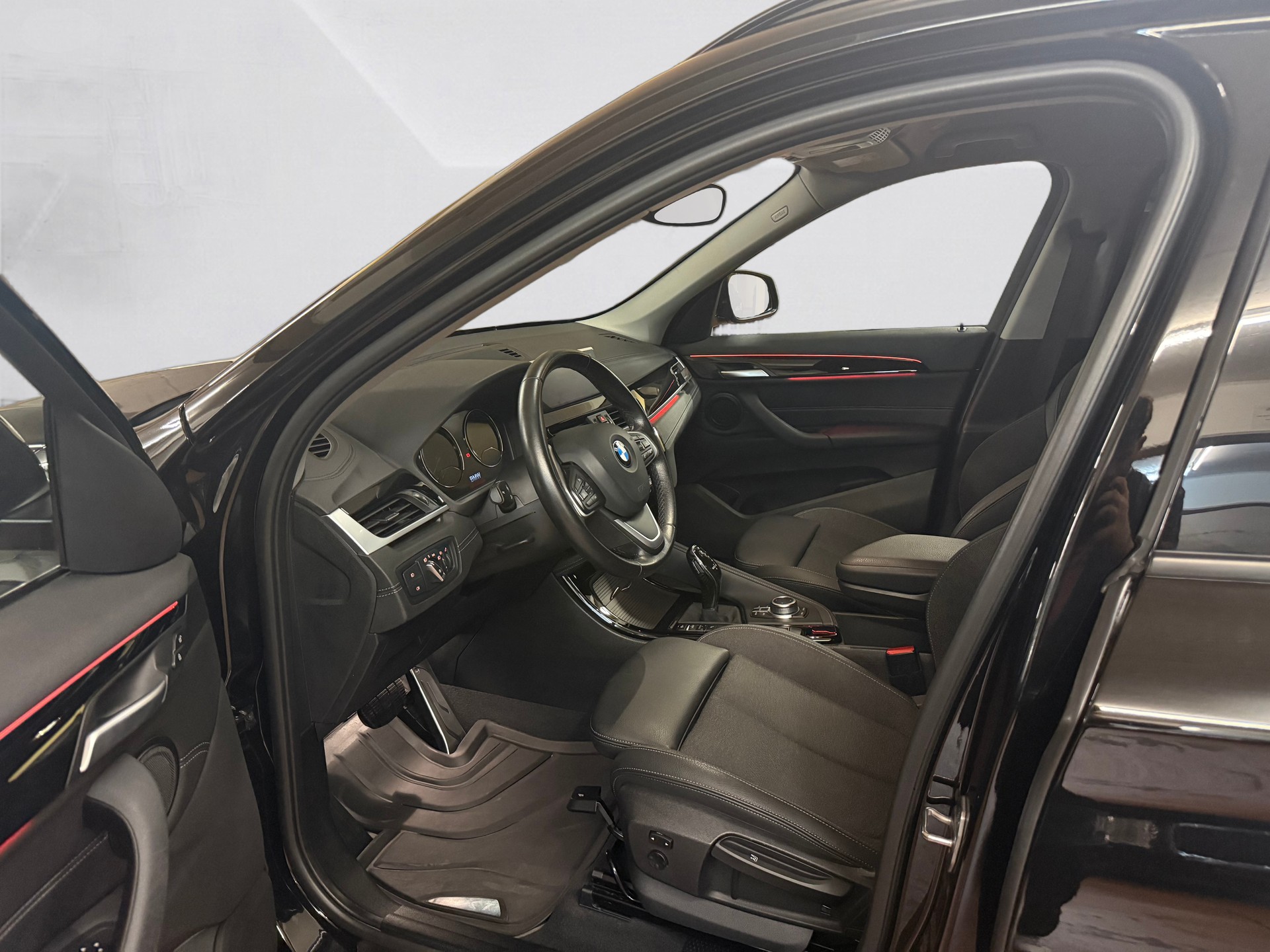 BMW X1 sDrive 18i M Sport Steptronic DSK-image-9