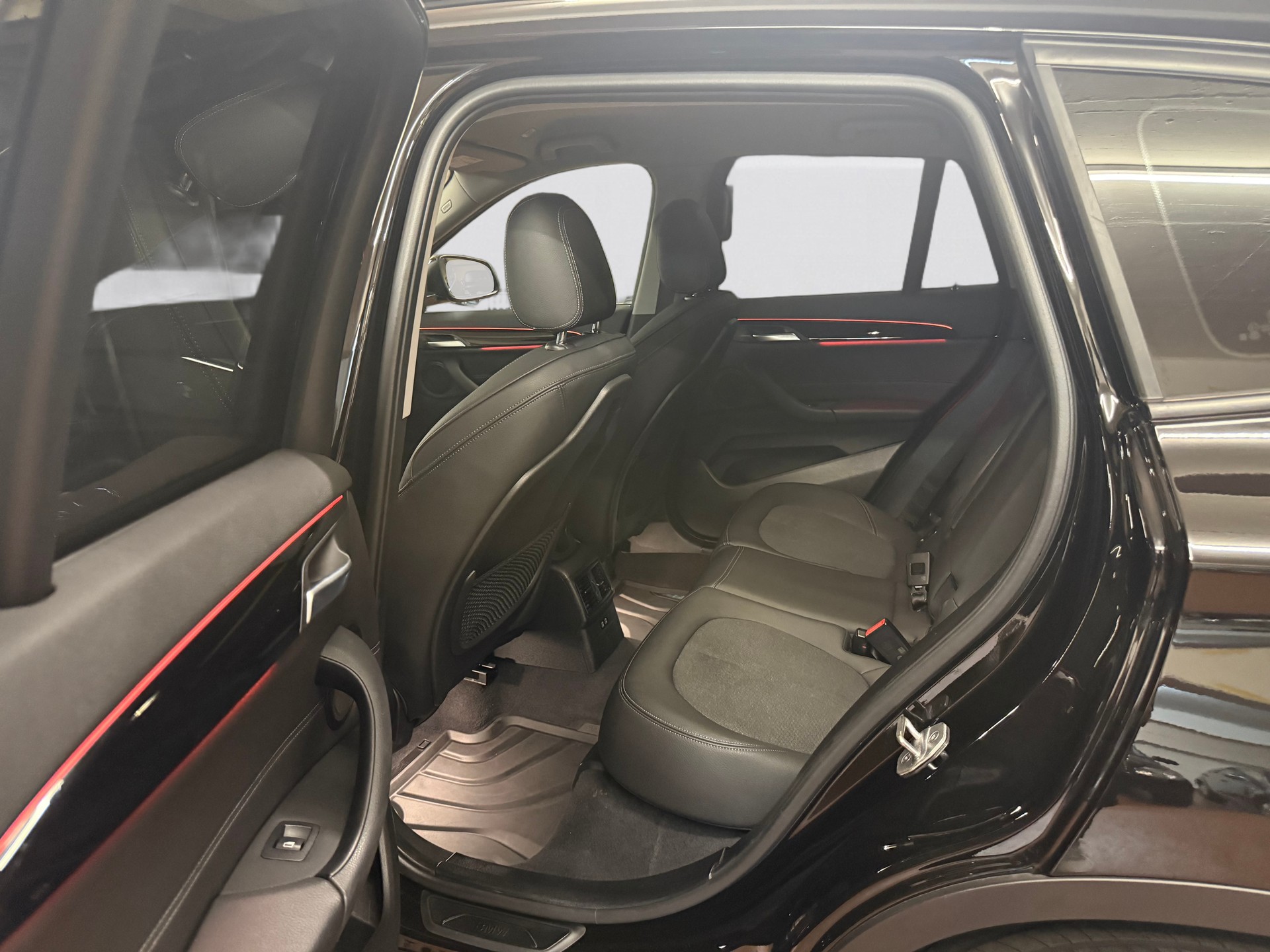 BMW X1 sDrive 18i M Sport Steptronic DSK-image-10