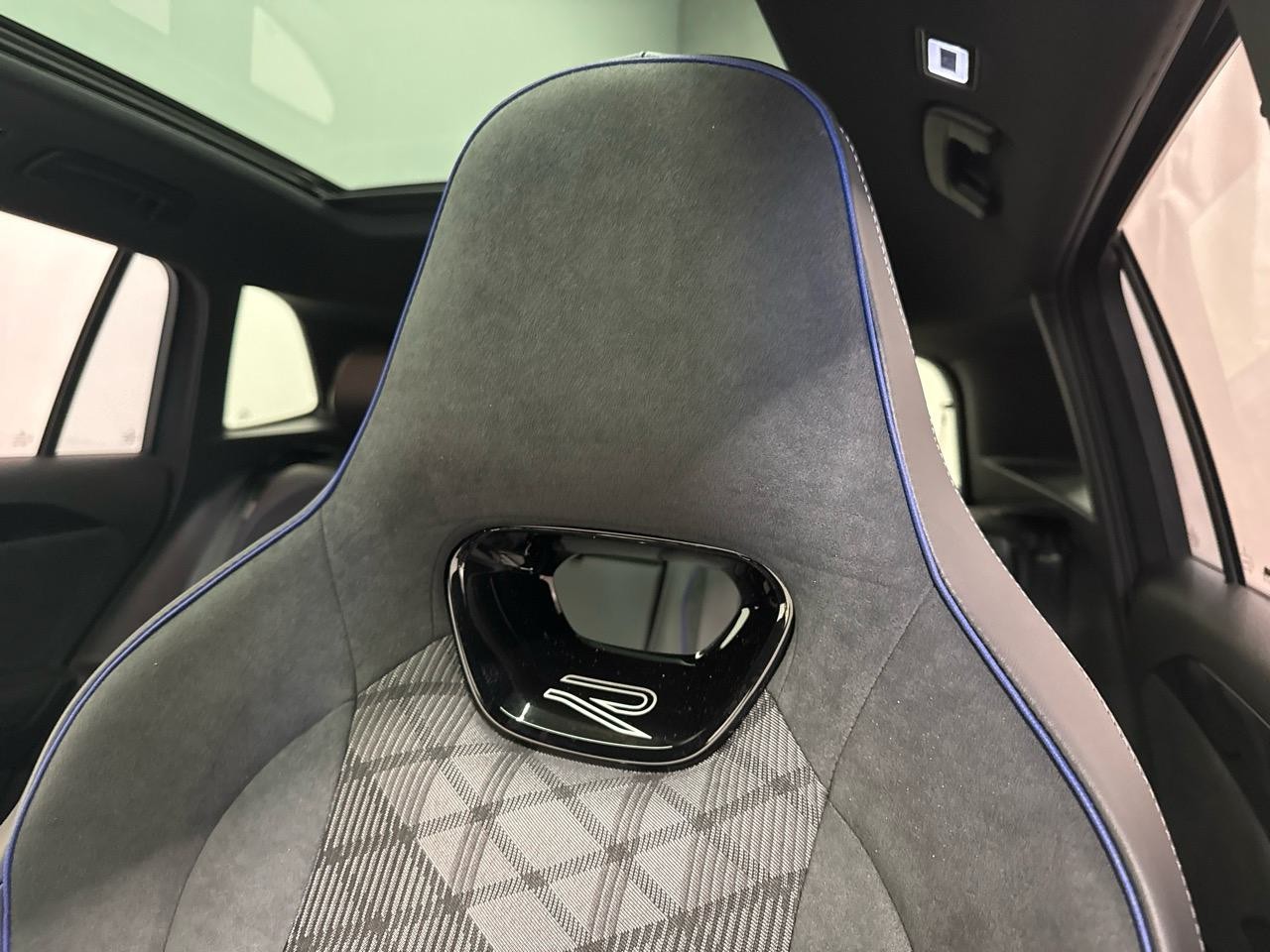 VW Tiguan 1.5 TSI PHEV R-Line Black Style-image-5