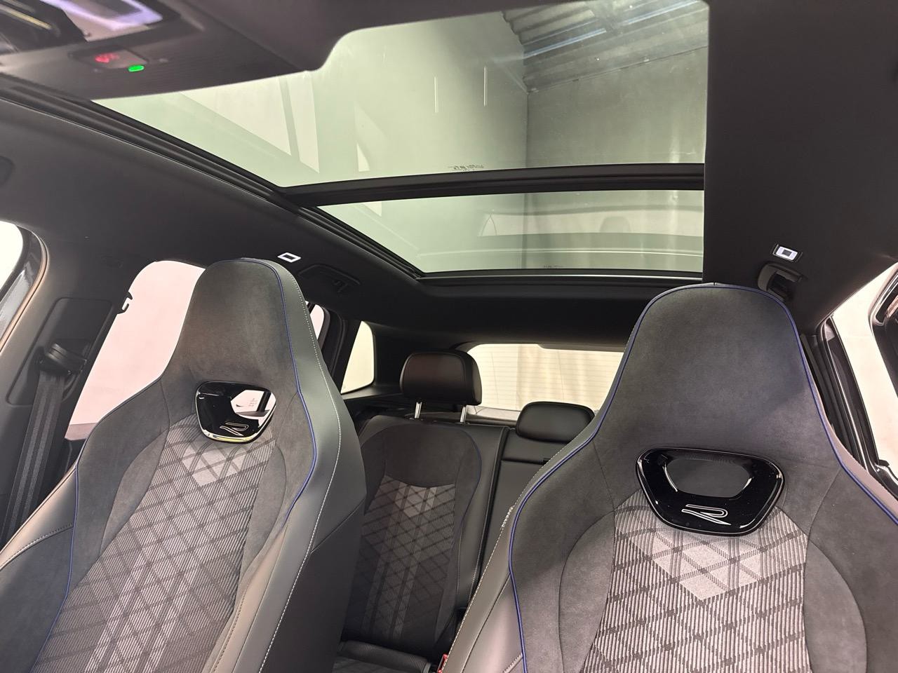 VW Tiguan 1.5 TSI PHEV R-Line Black Style-image-6