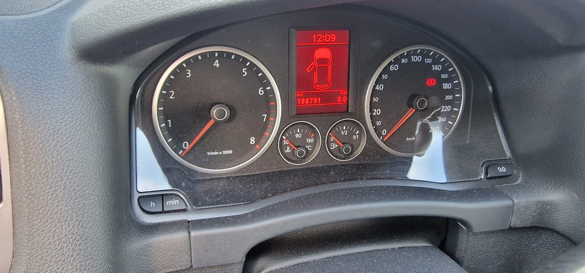 VW Tiguan 2.0 TSI Trend&Fun Tiptronic-image-7