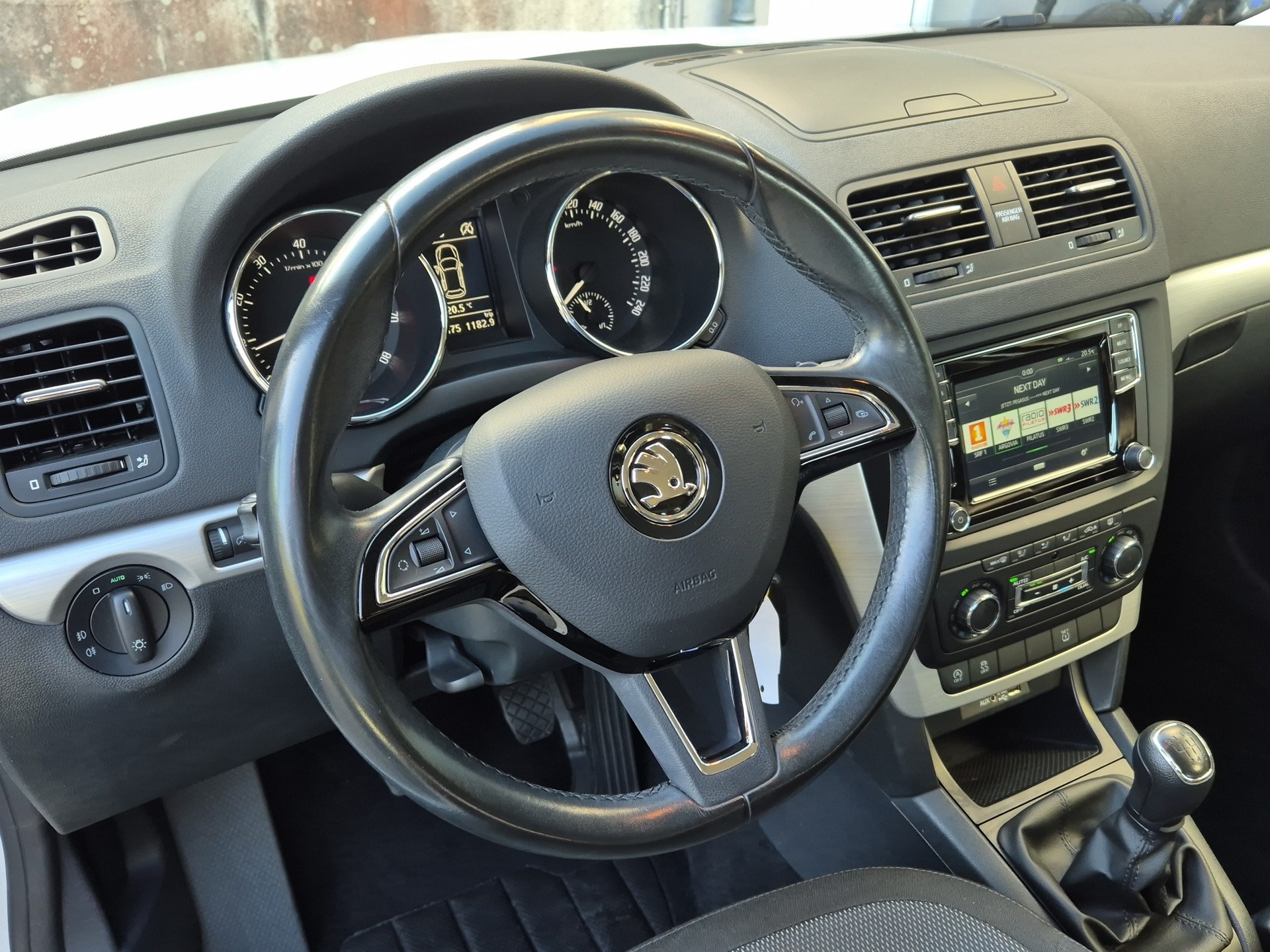 SKODA Yeti 1.4 TSI Ambition Outdoor-image-9
