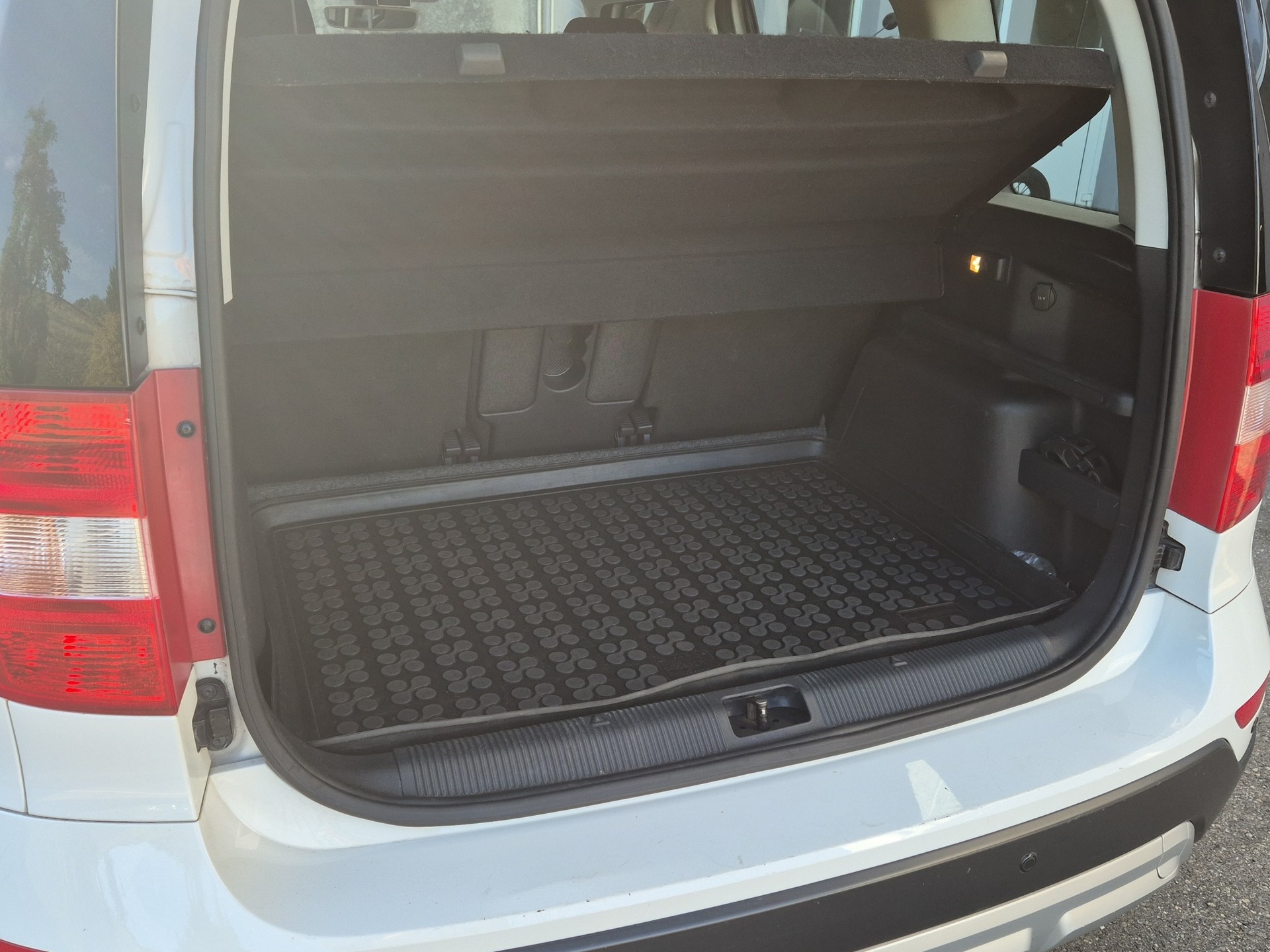 SKODA Yeti 1.4 TSI Ambition Outdoor-image-5