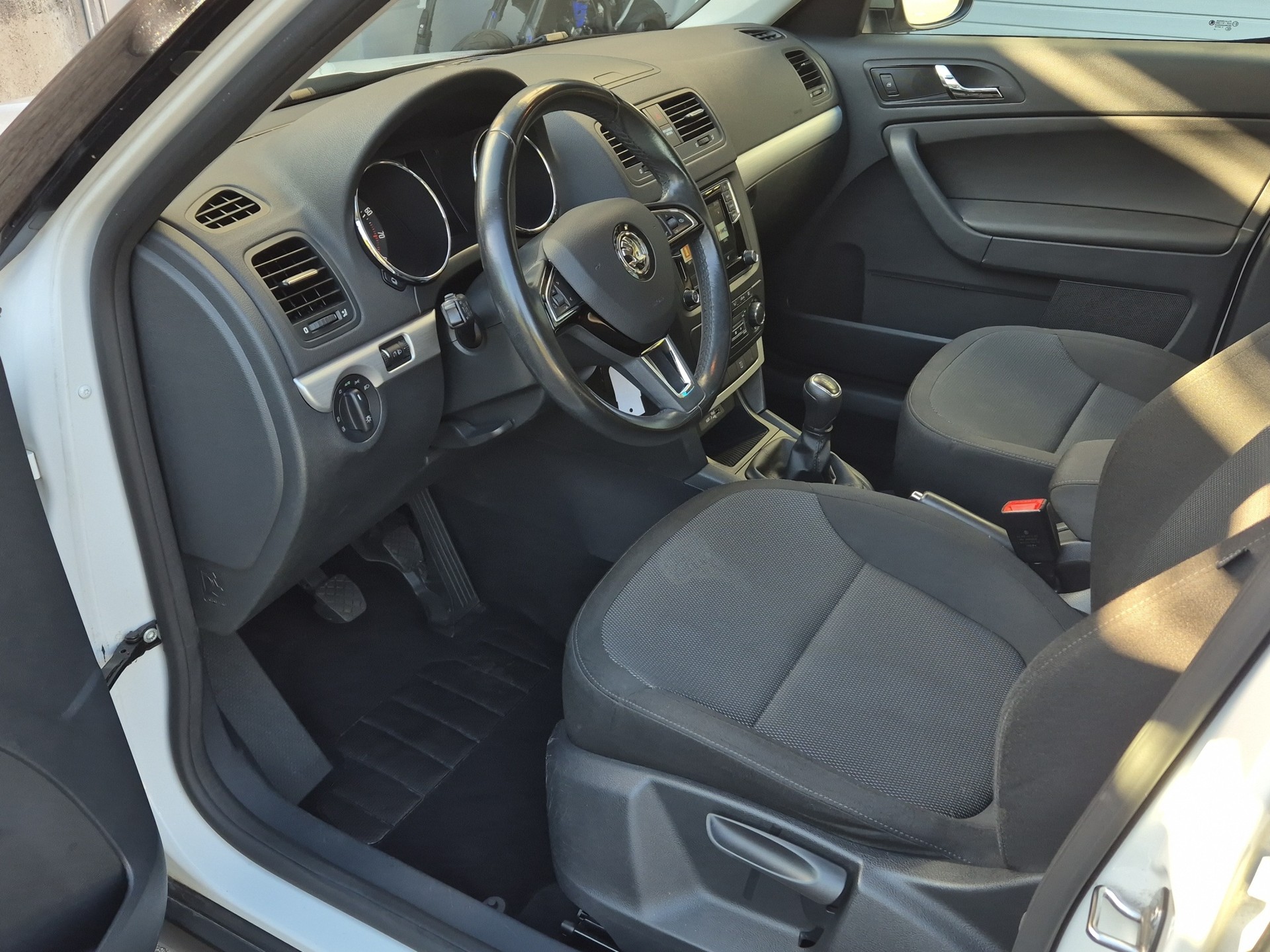 SKODA Yeti 1.4 TSI Ambition Outdoor-image-8