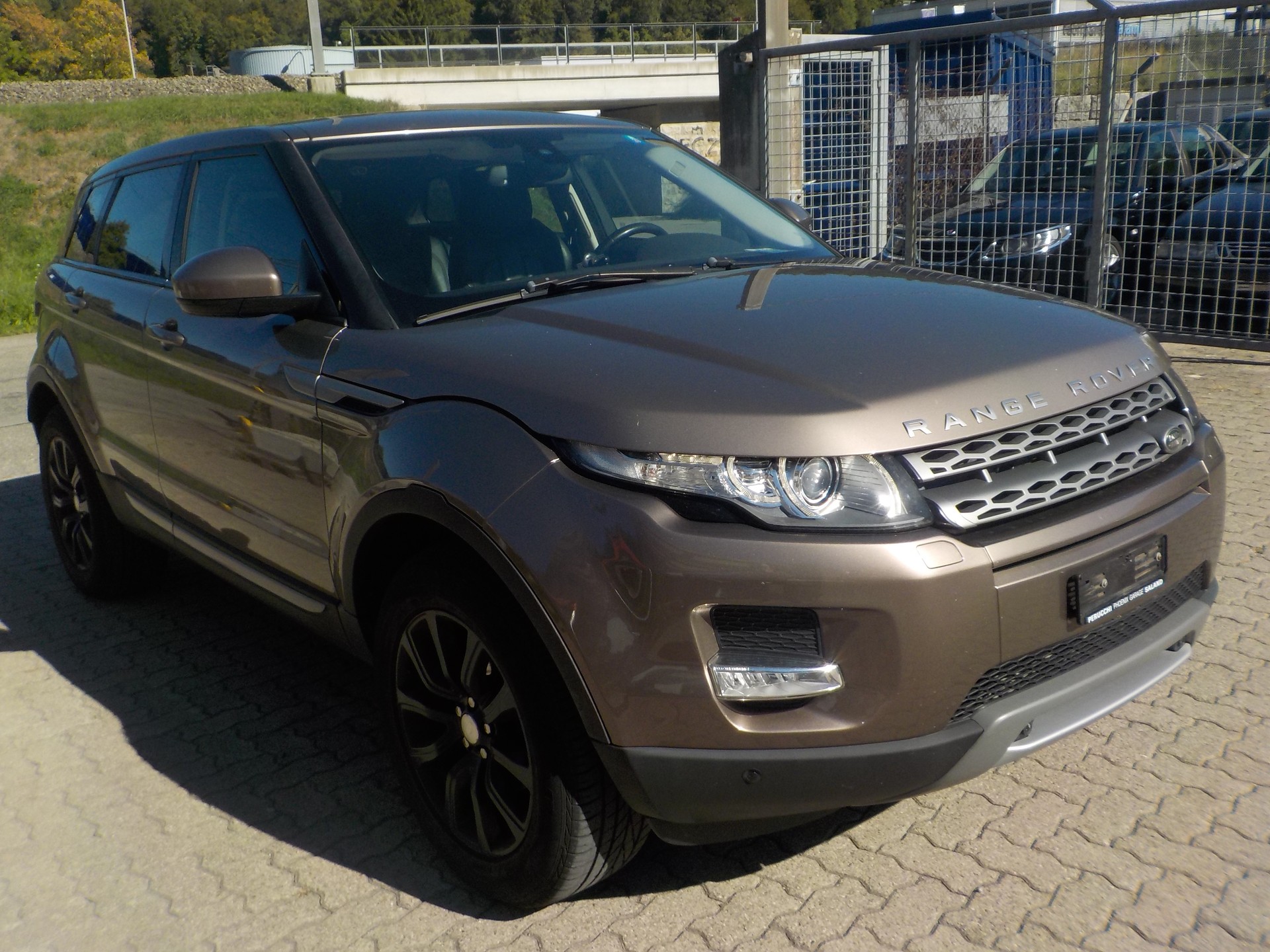 LAND ROVER Range Rover Evoque 2.2 SD4 Dynamic AT9-image-1