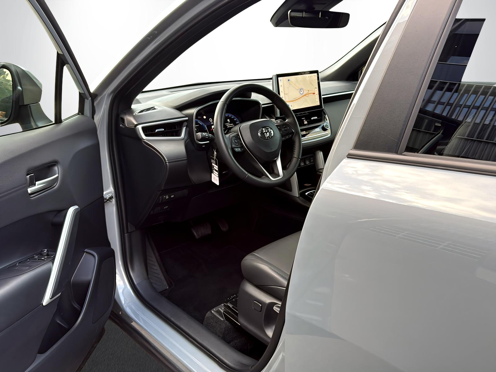 TOYOTA Corolla Cross 2.0 HSD Trend AWD-i-image-7