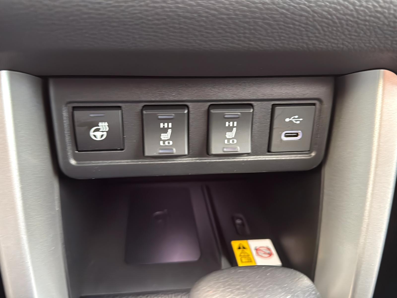 TOYOTA Corolla Cross 2.0 HSD Trend AWD-i-image-12