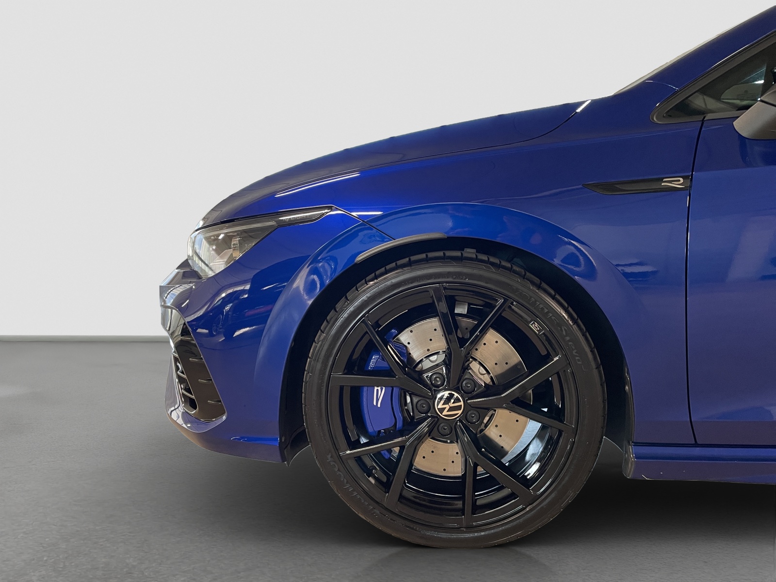 VW Golf 2.0 TSI R DSG 4Motion-image-4