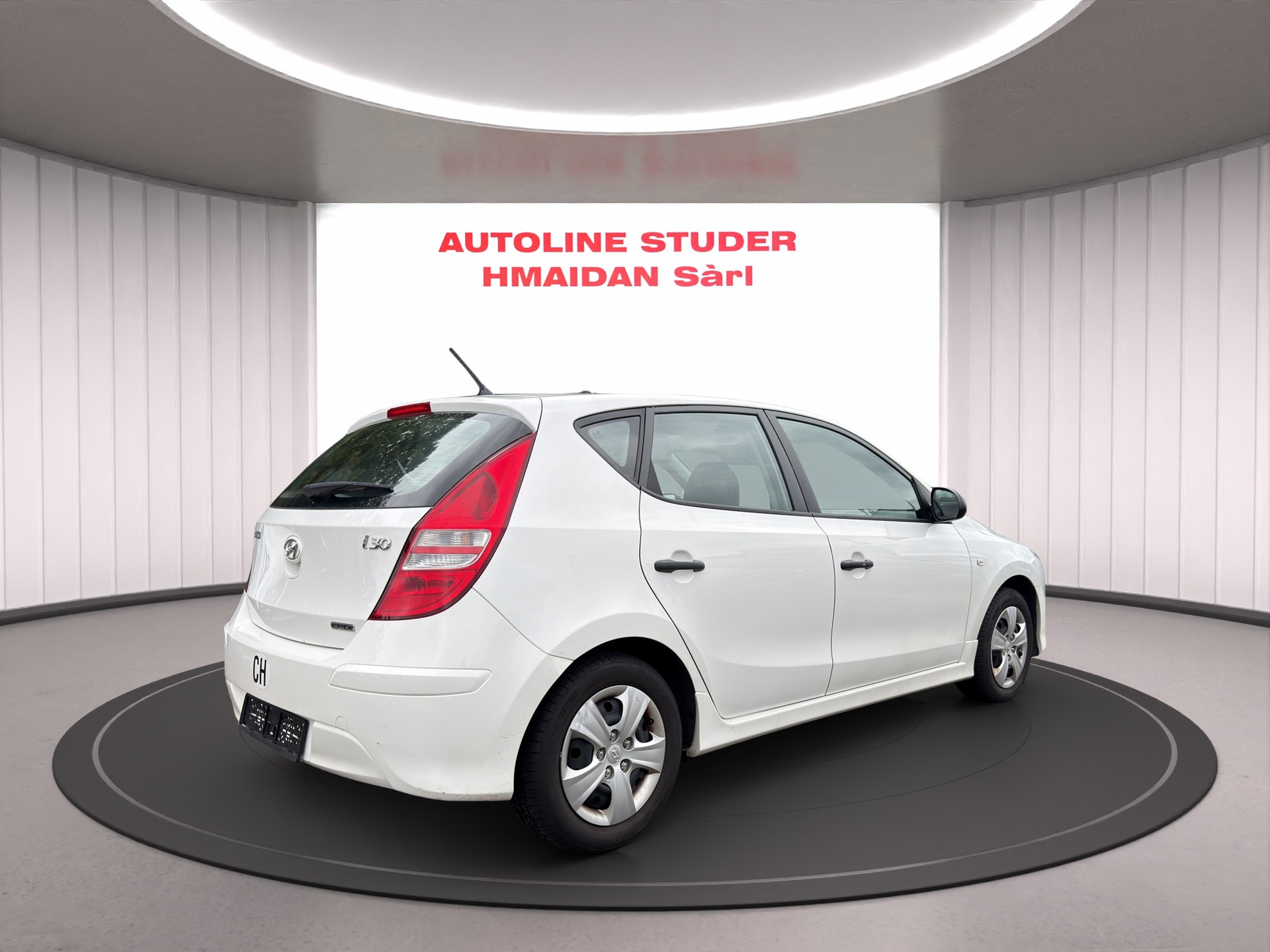 HYUNDAI i30 1.6 CRDi Style-image-3