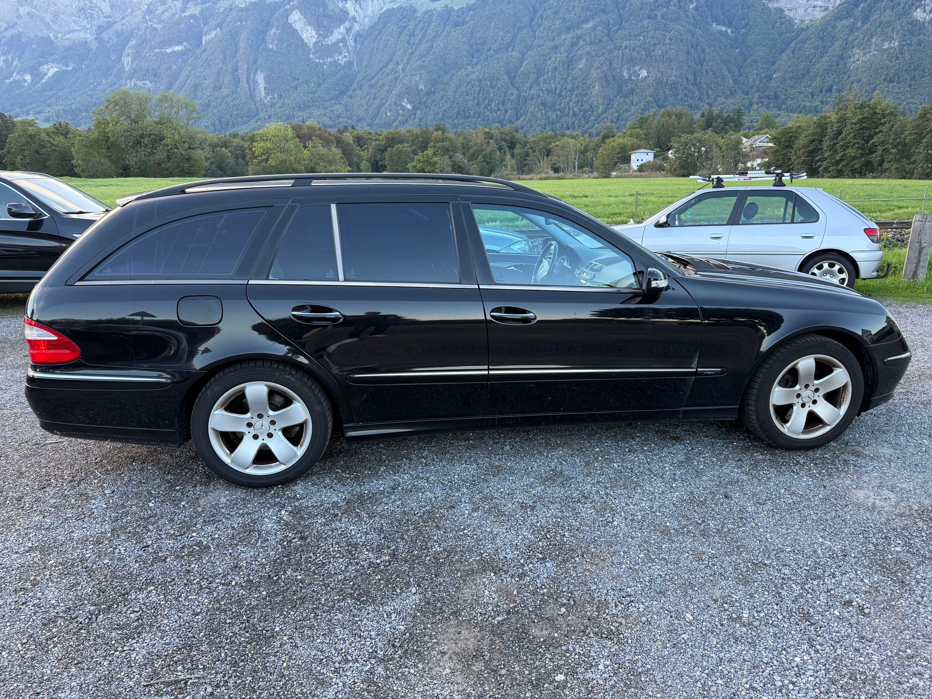 MERCEDES-BENZ E 500 Avantgarde 4Matic Automatic-image-5