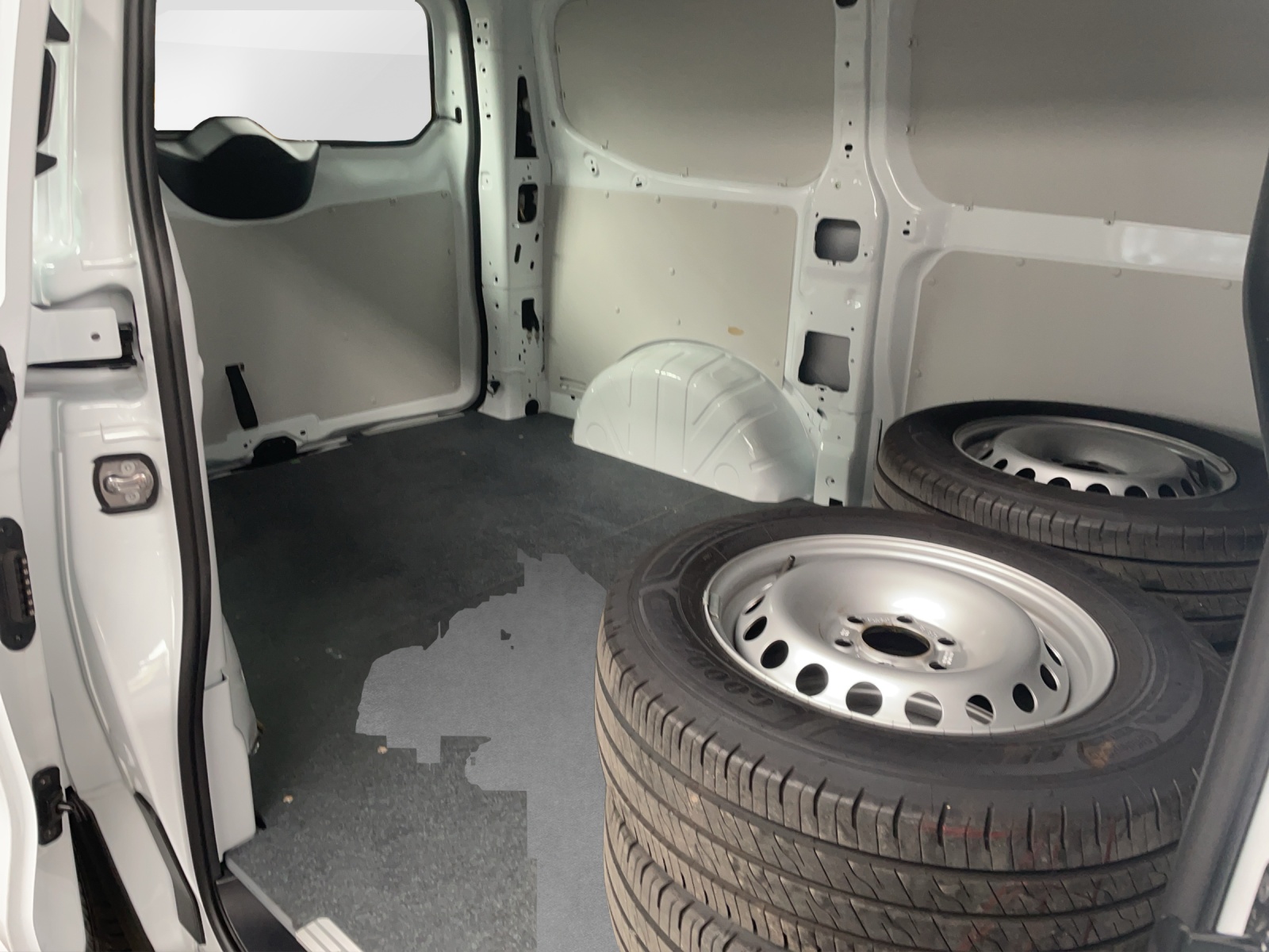 VW Transporter Kaw. 3100 2.0 TDI 170-image-14