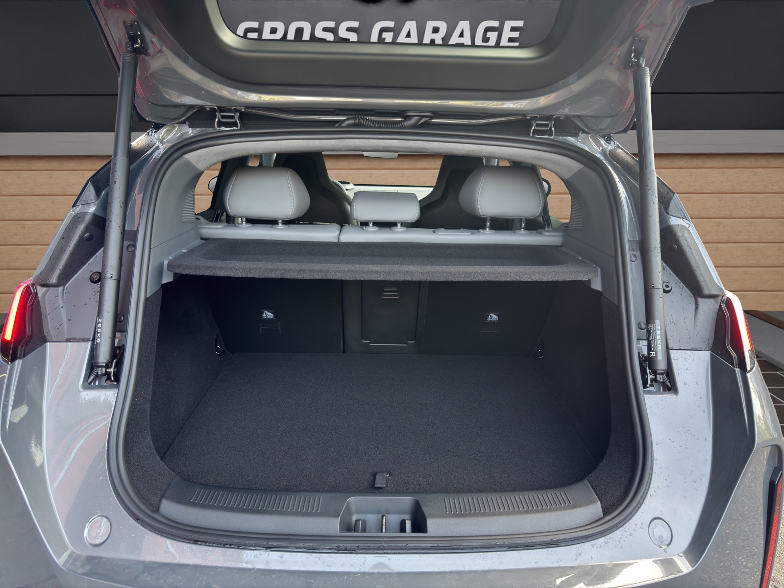 ZEEKR X 69kWh Priv. AWD-image-8