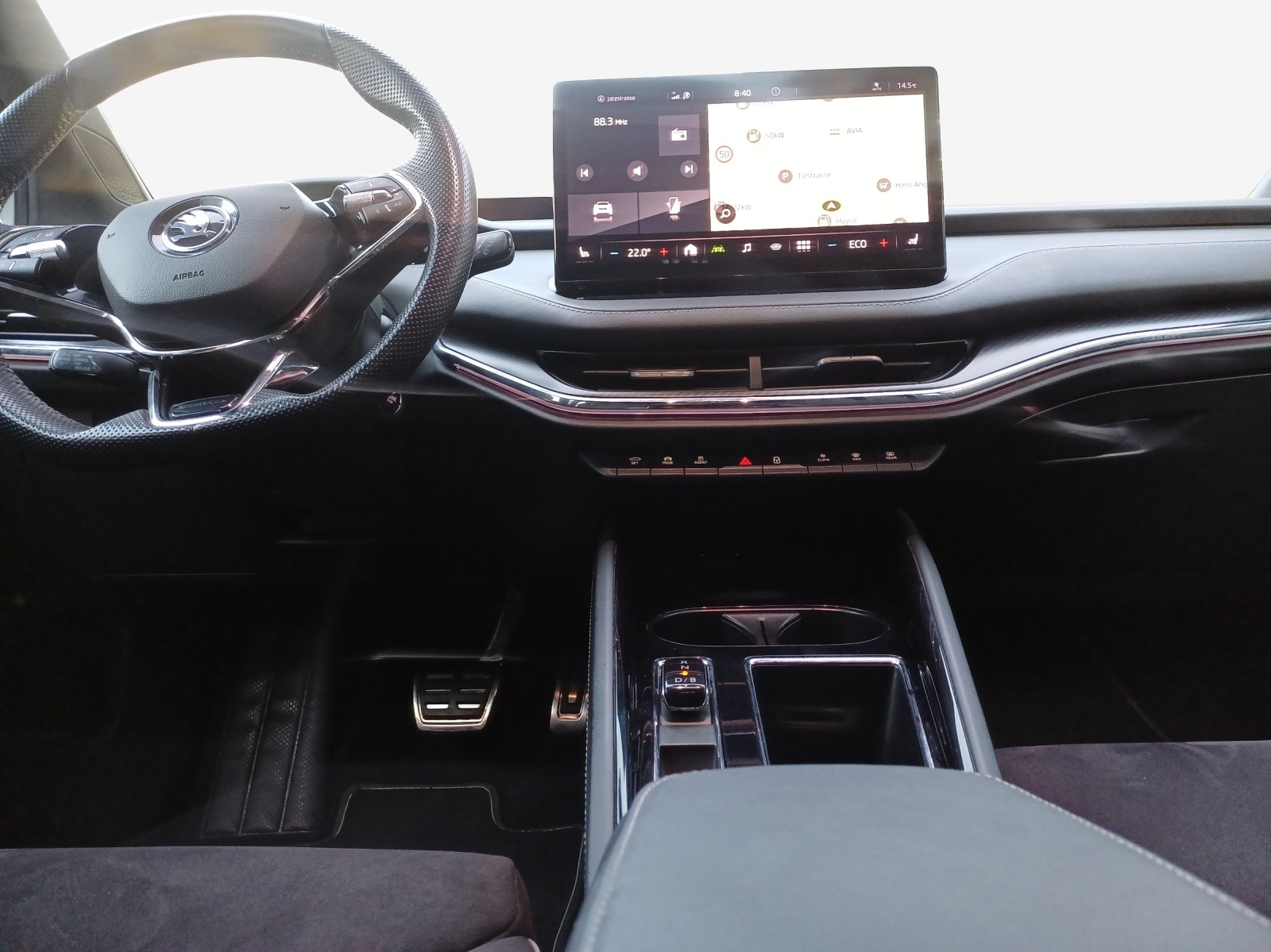 SKODA Enyaq iV 80x SportLine-image-8