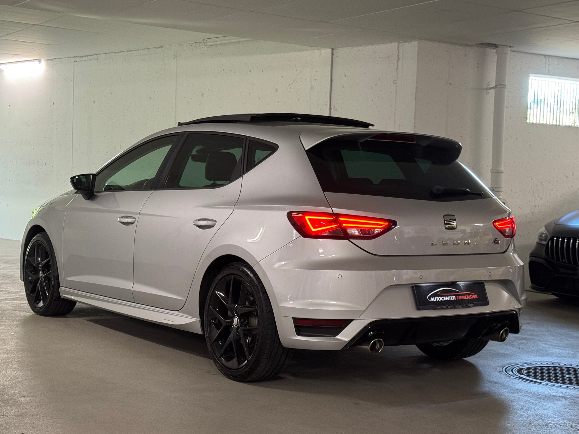 SEAT Leon 2.0 TDI Swiss FR-Evolution, 1-Hand-image-4