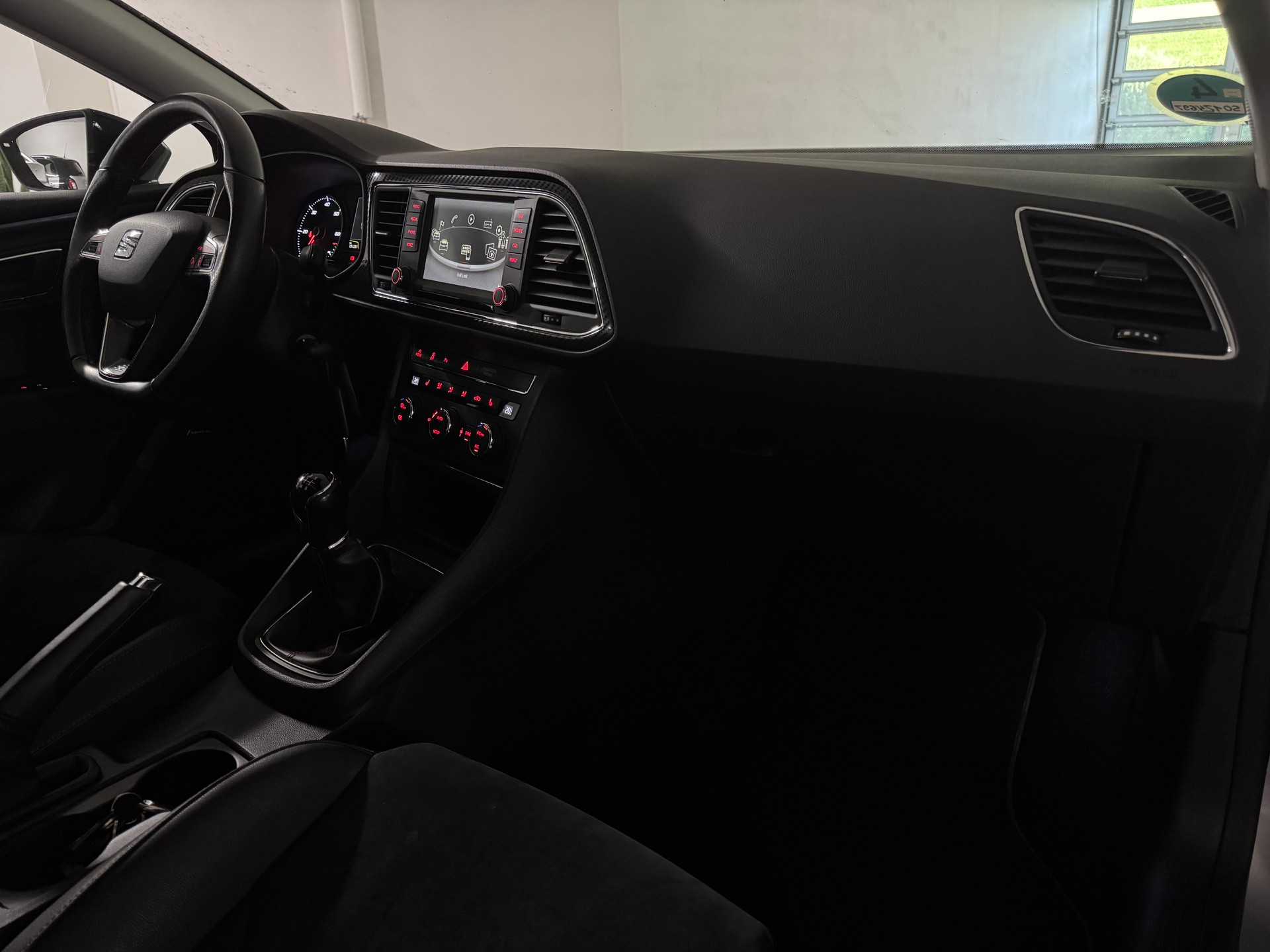 SEAT Leon 2.0 TDI Swiss FR-Evolution, 1-Hand-image-11