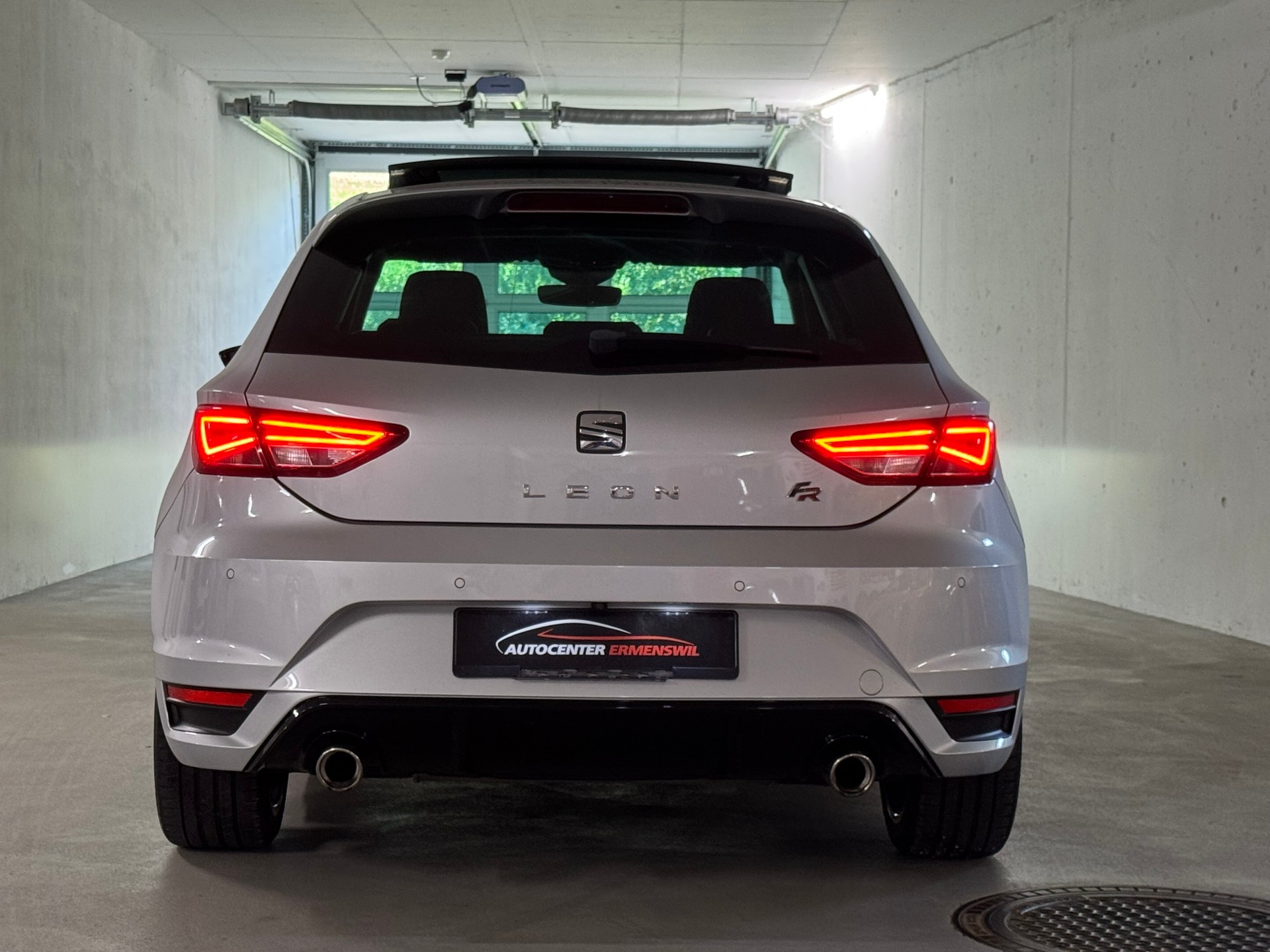 SEAT Leon 2.0 TDI Swiss FR-Evolution, 1-Hand-image-5