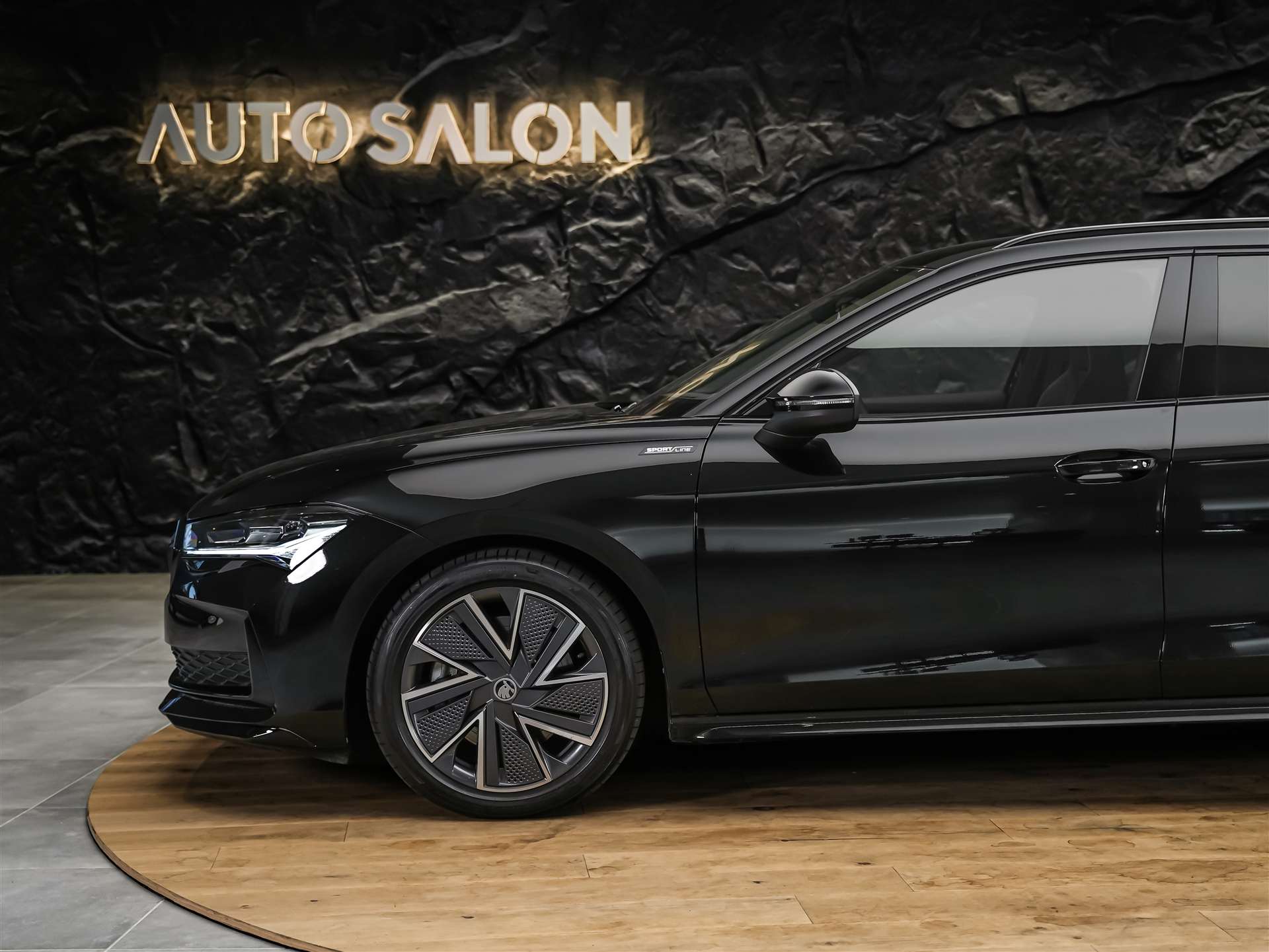 SKODA Superb Combi 2.0 TDi Sportline 4x4 DSG *Facelift*Werksgarantie*Massage*-image-16