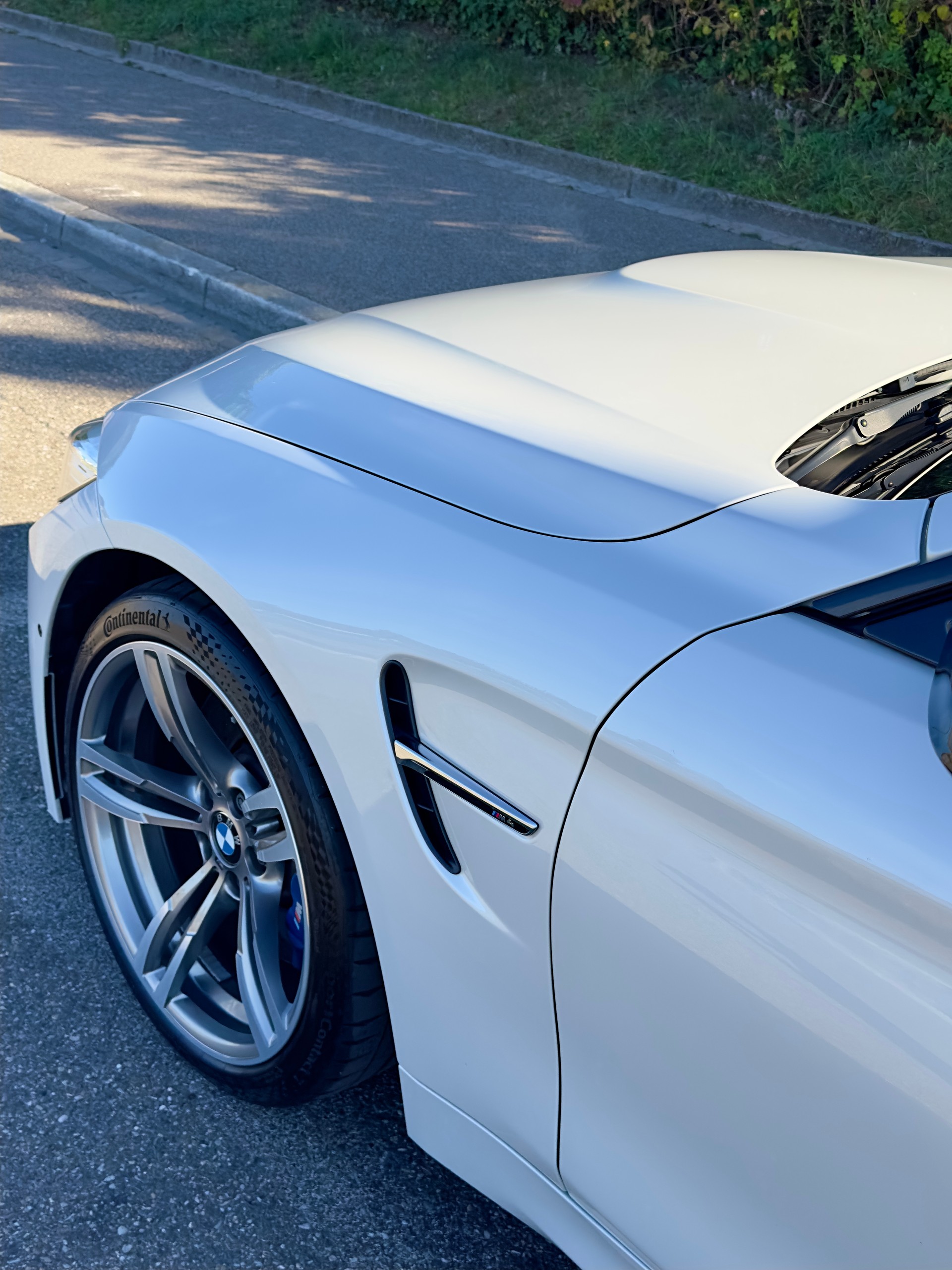 BMW M4 DKG Individuall-image-2