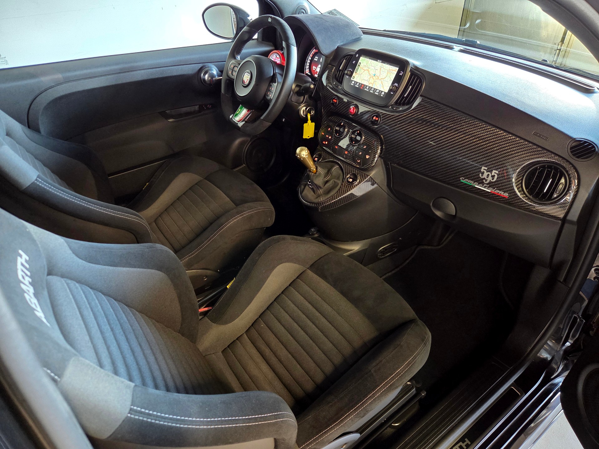 FIAT 595 Abarth 1.4 T-Jet 180 Competizione-image-15