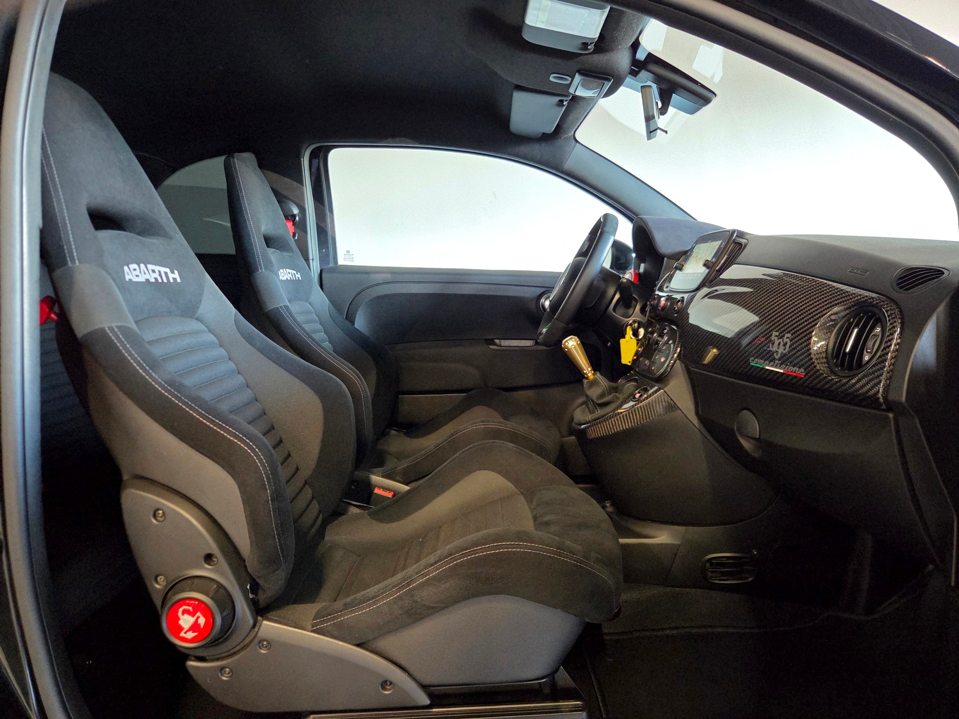 FIAT 595 Abarth 1.4 T-Jet 180 Competizione-image-11