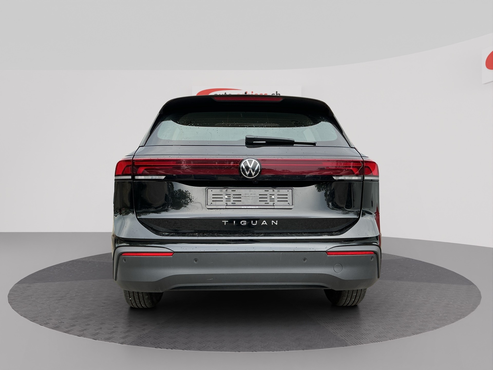 VW Tiguan 2.0 TDI Life DSG-image-3
