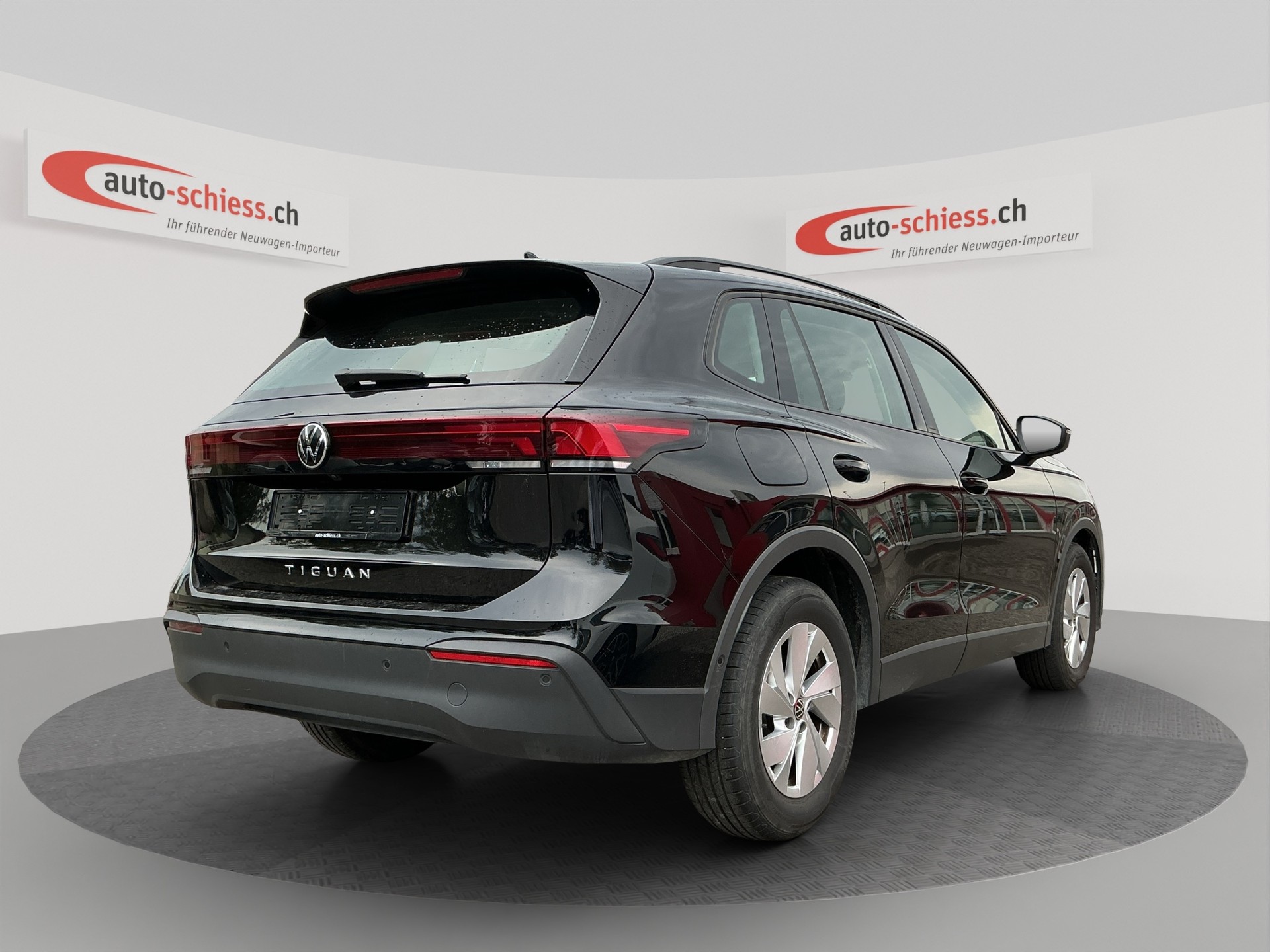 VW Tiguan 2.0 TDI Life DSG-image-4