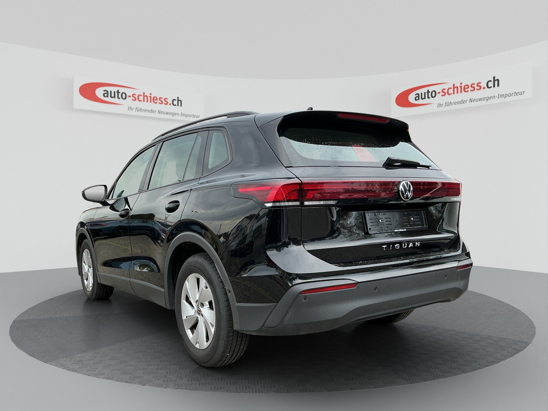 VW Tiguan 2.0 TDI Life DSG-image-2