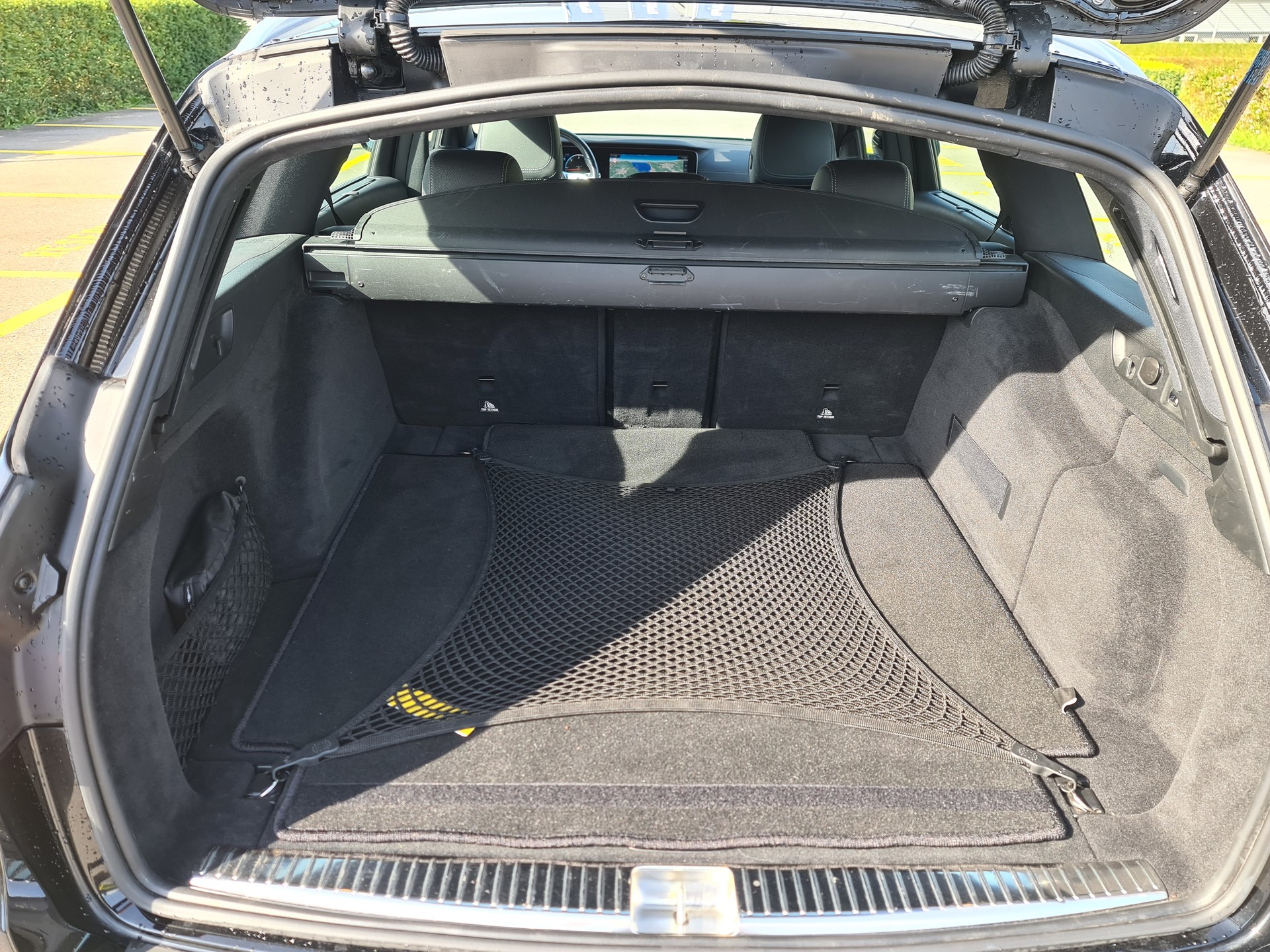 MERCEDES-BENZ E 220 d AMG Line 4Matic 9G-Tronic-image-15