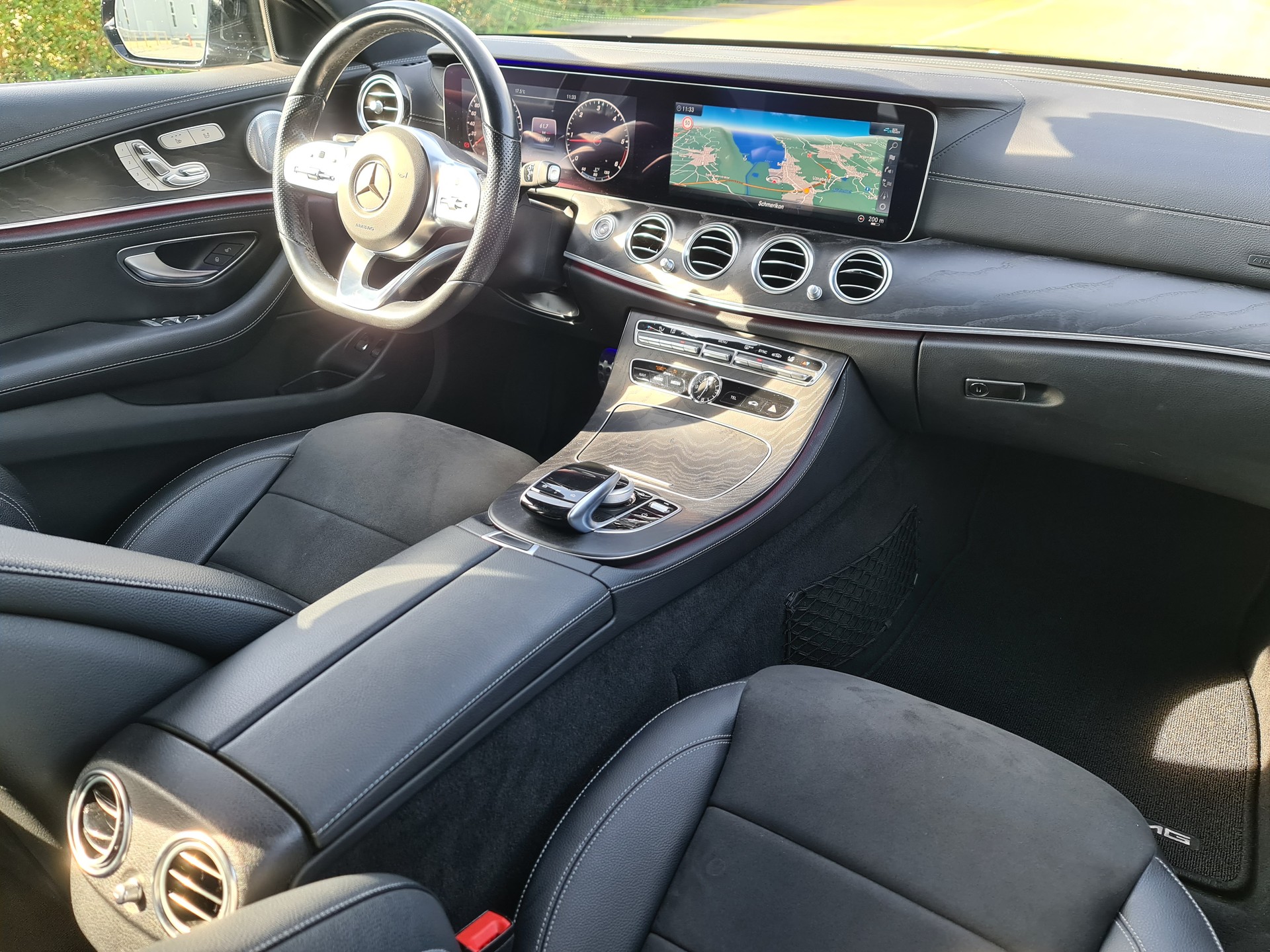 MERCEDES-BENZ E 220 d AMG Line 4Matic 9G-Tronic-image-6