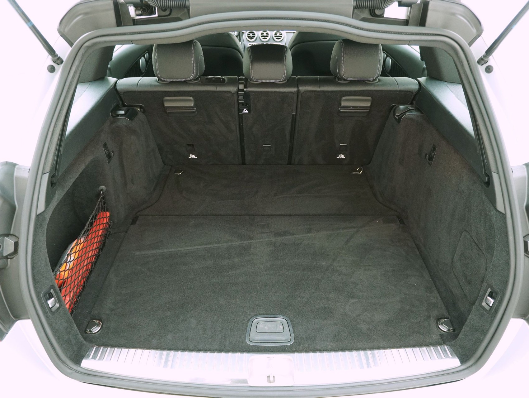 MERCEDES-BENZ C-Klasse C 250 d Swiss Star AMG Line 4matic Kombi-image-13