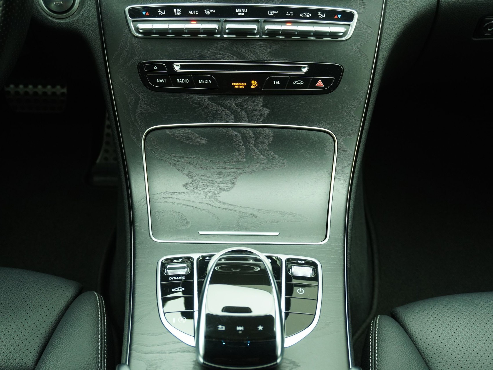 MERCEDES-BENZ C-Klasse C 250 d Swiss Star AMG Line 4matic Kombi-image-17