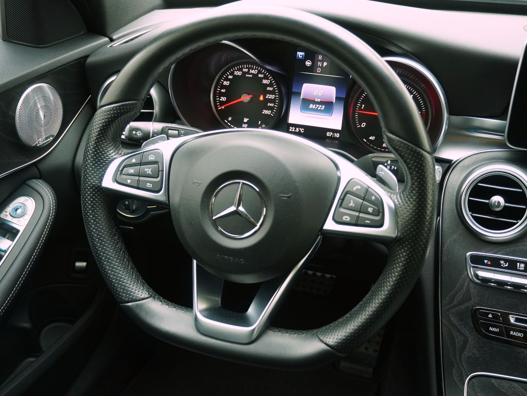 MERCEDES-BENZ C-Klasse C 250 d Swiss Star AMG Line 4matic Kombi-image-9