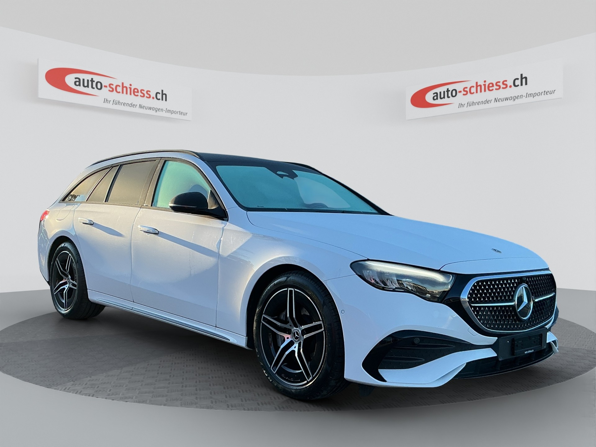 MERCEDES-BENZ E 220 d T 4 Matic AMG Line-image-0