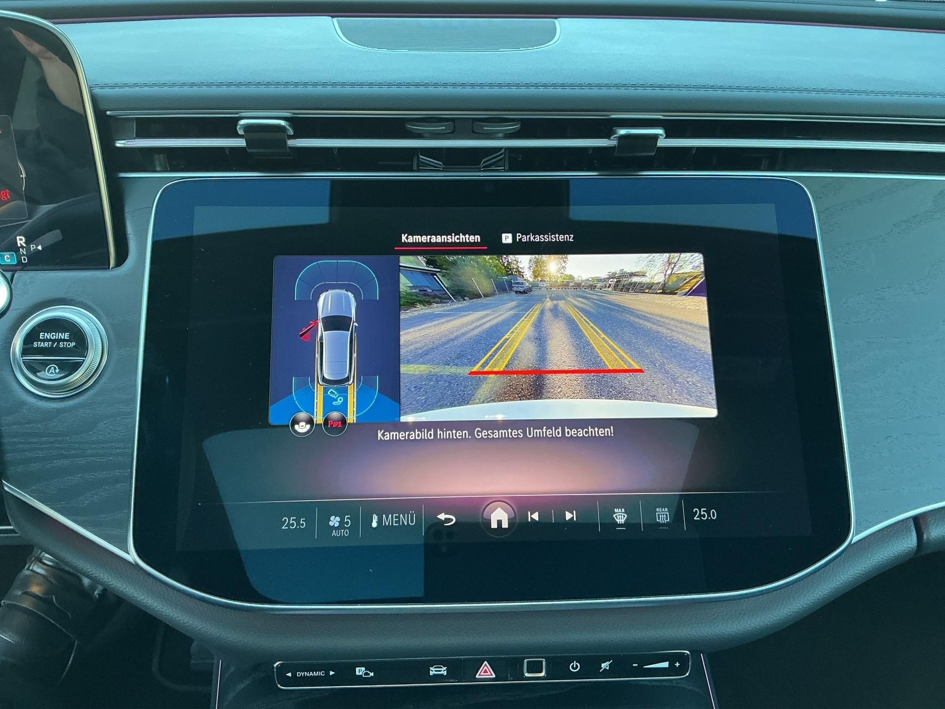 MERCEDES-BENZ E 220 d 4 Matic-image-10