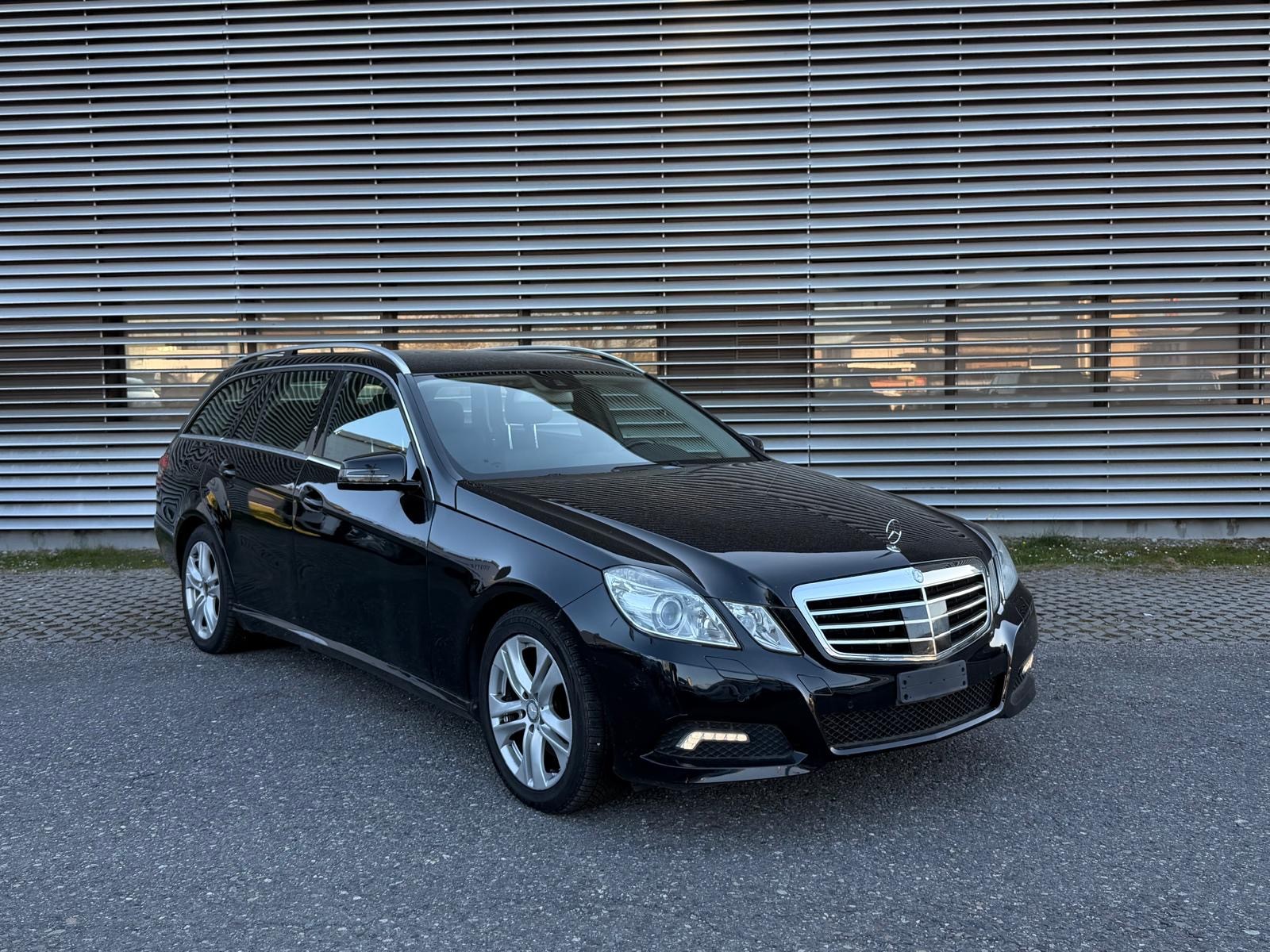 MERCEDES-BENZ E 350 CDI BlueEfficiency Elégance 4Matic 7G-Tronic-image-3
