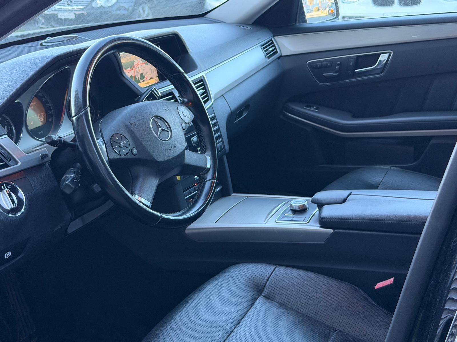 MERCEDES-BENZ E 350 CDI BlueEfficiency Elégance 4Matic 7G-Tronic-image-7