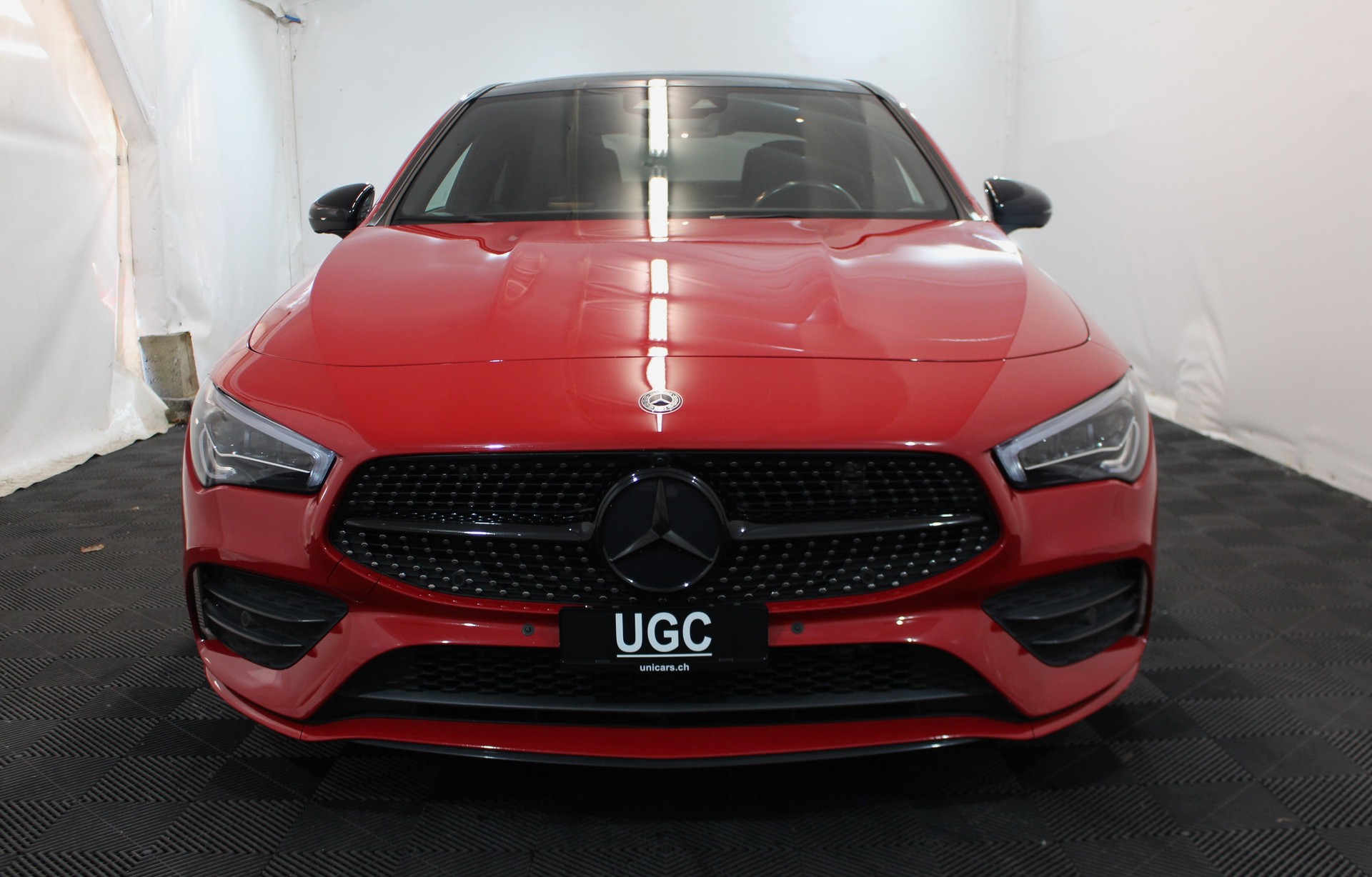 MERCEDES-BENZ CLA 200 d AMG Line-showroom-element-1