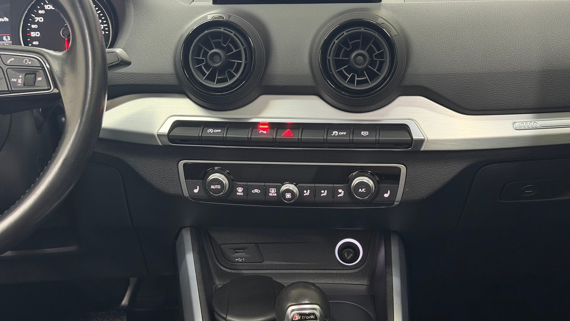 AUDI Q2 1.4 TFSI design S-tronic-image-15